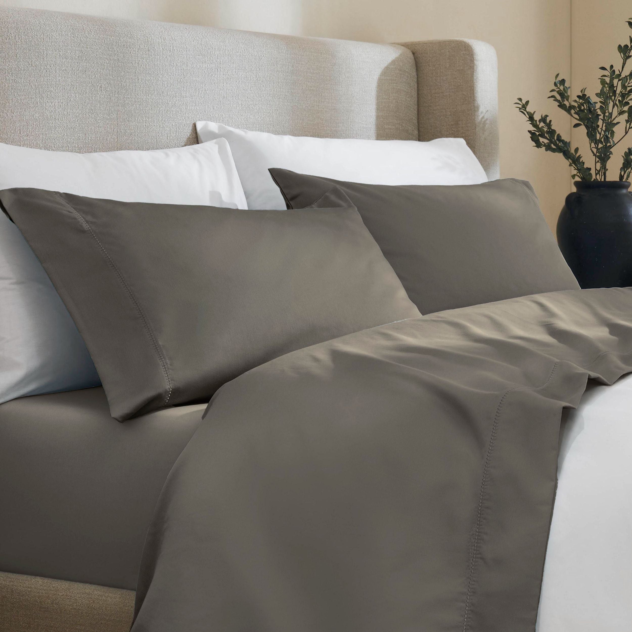 600 Thread Count Cotton Blend Deep Pocket Bed Sheet Set, Pandora Embroidered Hem