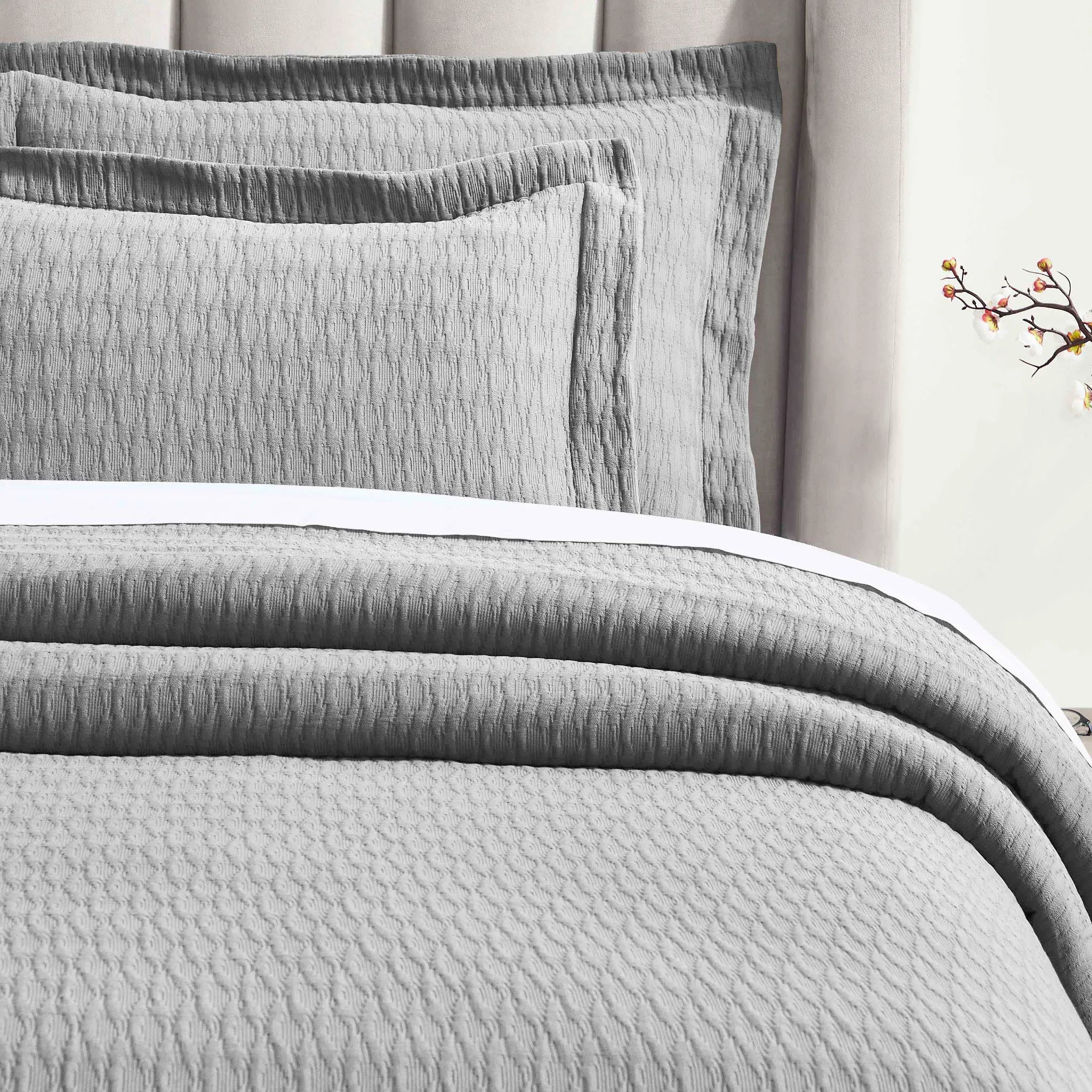 Lightweight Cotton Matelassé Bedspread Set Calvert Diamond Lattice Jacquard (3-Piece)