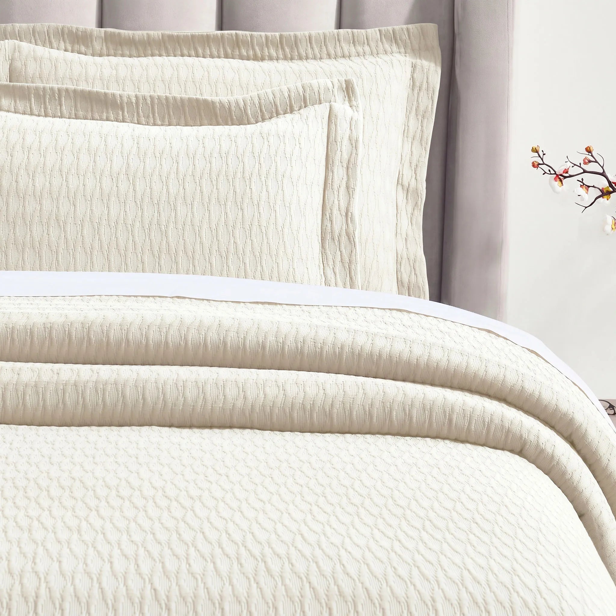 Lightweight Cotton Matelassé Bedspread Set Calvert Diamond Lattice Jacquard (3-Piece)