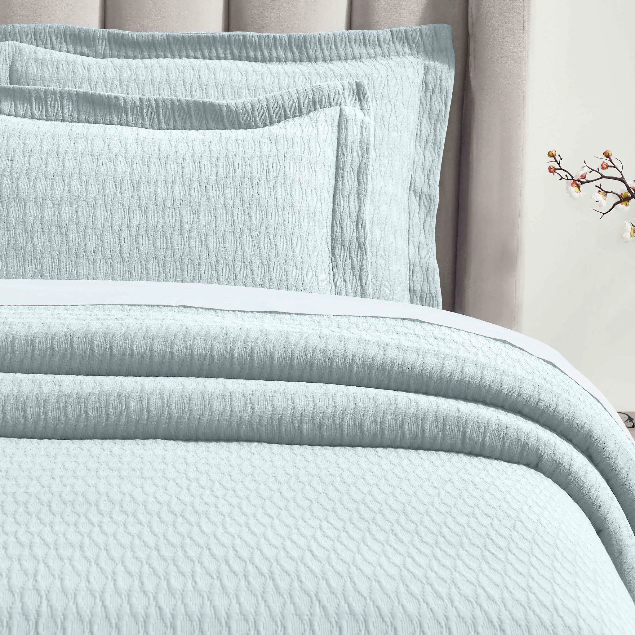 Lightweight Cotton Matelassé Bedspread Set Calvert Diamond Lattice Jacquard (3-Piece)