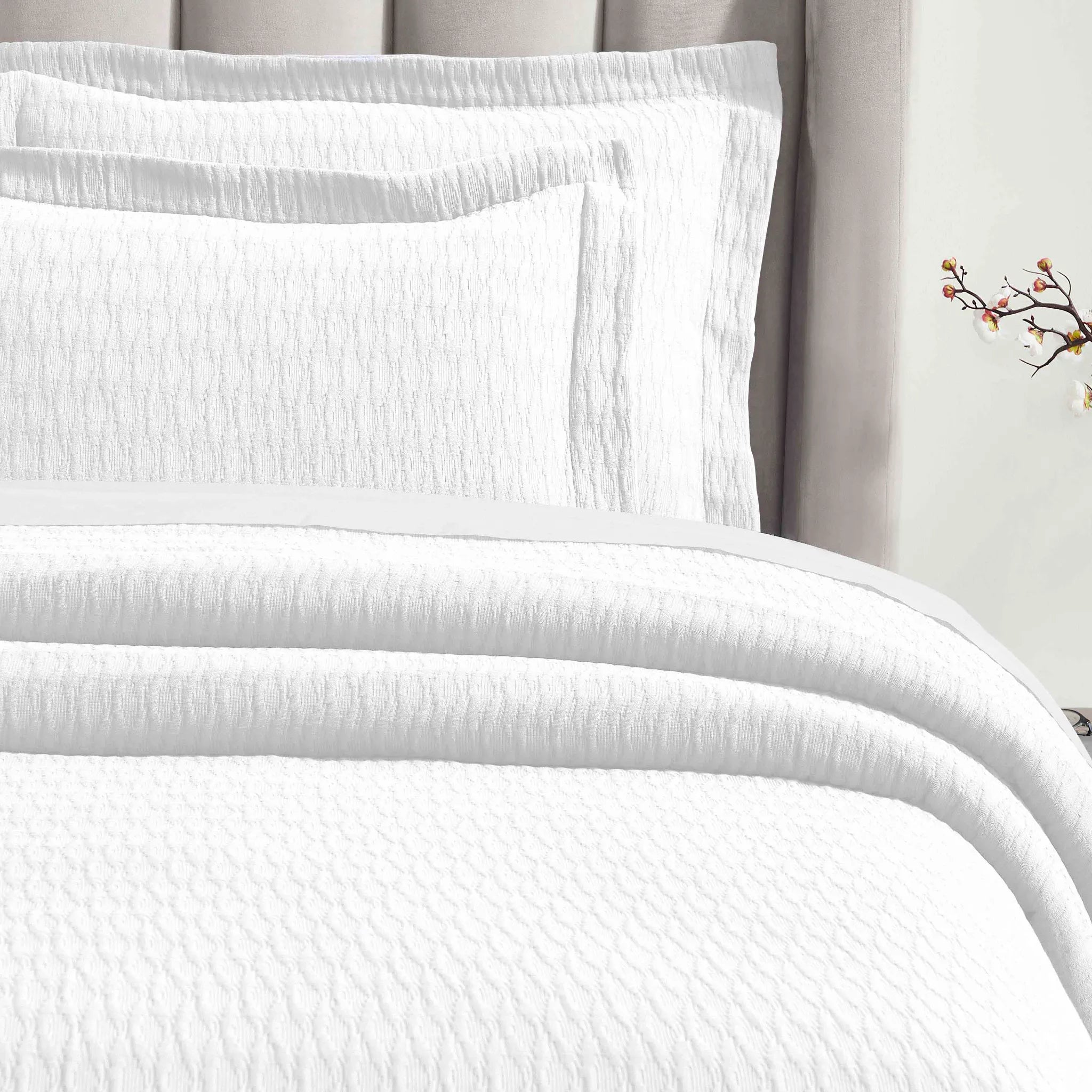 Lightweight Cotton Matelassé Bedspread Set Calvert Diamond Lattice Jacquard (3-Piece)