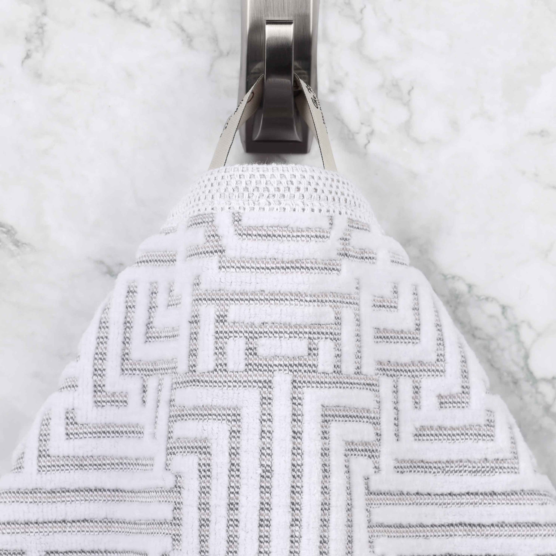 Cotton Modern Geometric Jacquard Plush Bath Sheet Set of 2 - Platinum
