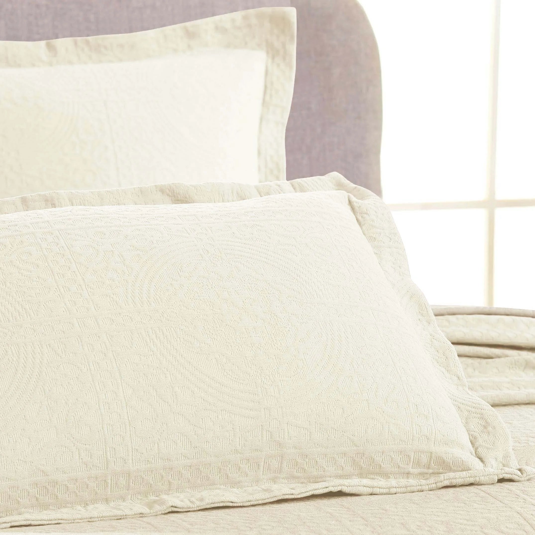 Fleur De Lis Jacquard Matelassé Cotton Medallion Bedspread Set - Bedspread by Superior Brand