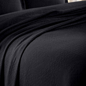 Fluer De Lis Jacquard Matelassé Cotton Medallion Bedspread Set - Black