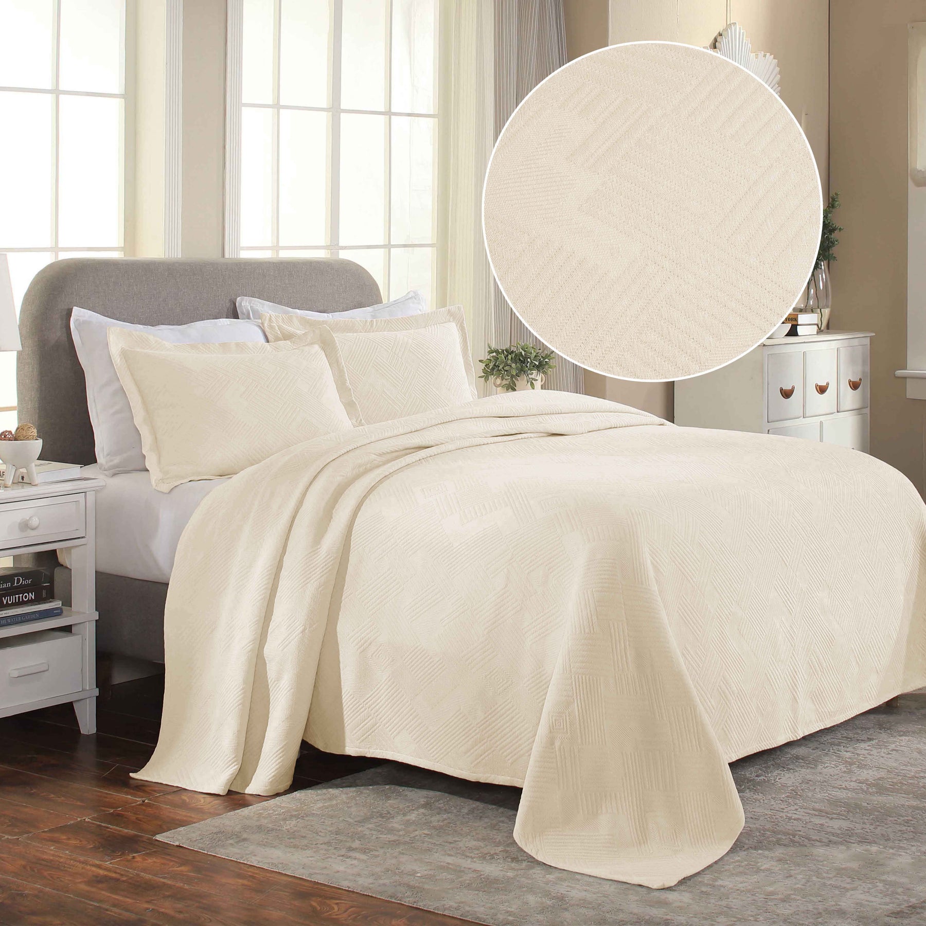 Cotton Jacquard Matelassé Scalloped Geometric Fret Bedspread Set