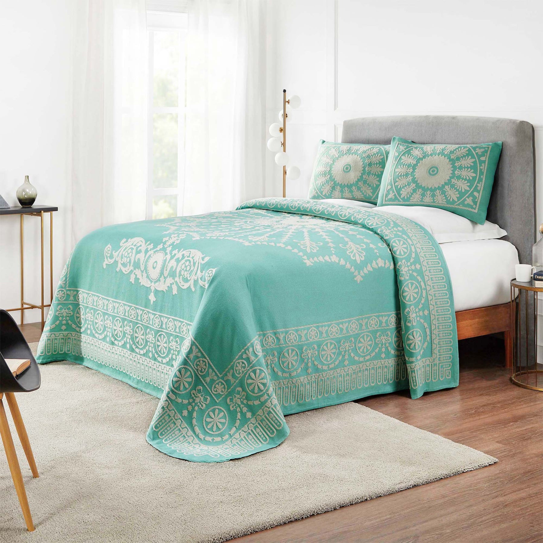 Superior Kymbal Cotton Blend Woven Traditional Medallion Lightweight Jacquard Bedspread and Sham Set