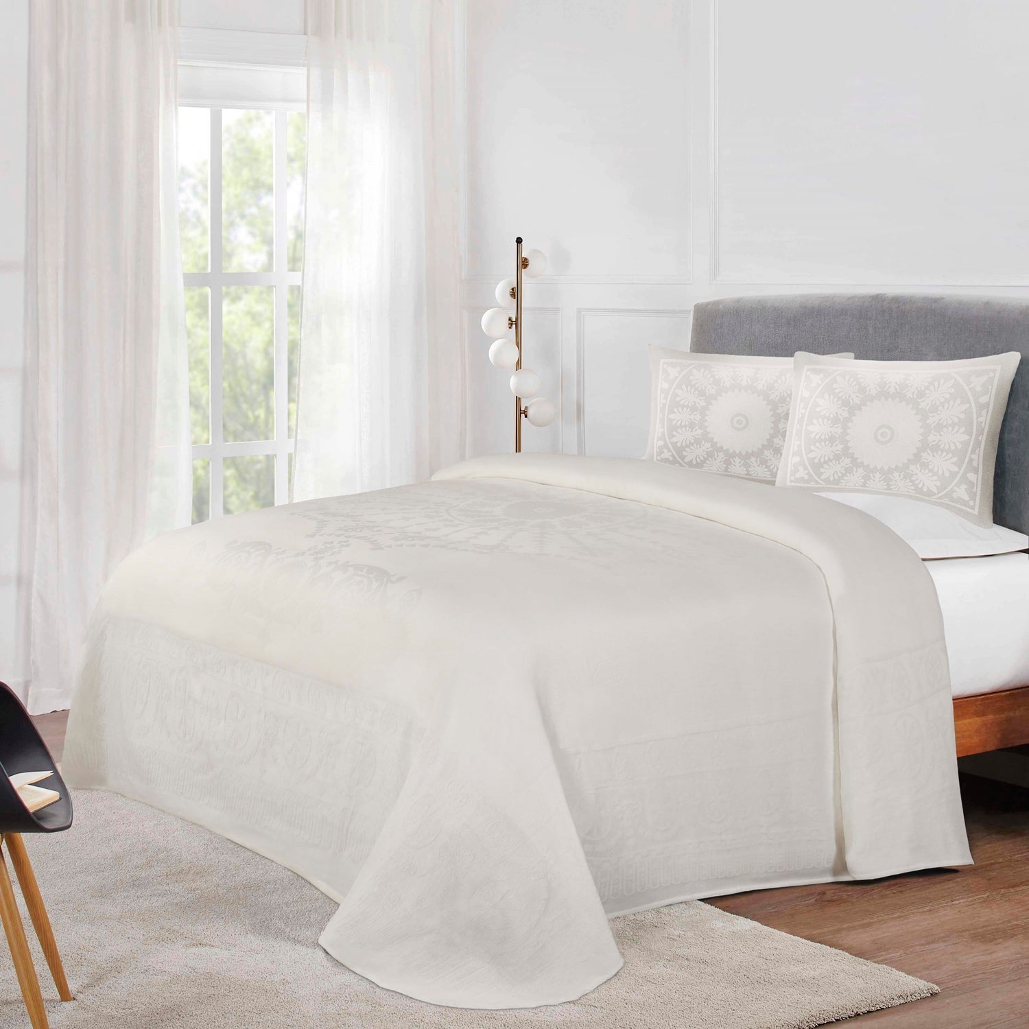 Superior Kymbal Cotton Blend Woven Traditional Medallion Lightweight Jacquard Bedspread and Sham Set  - Off White