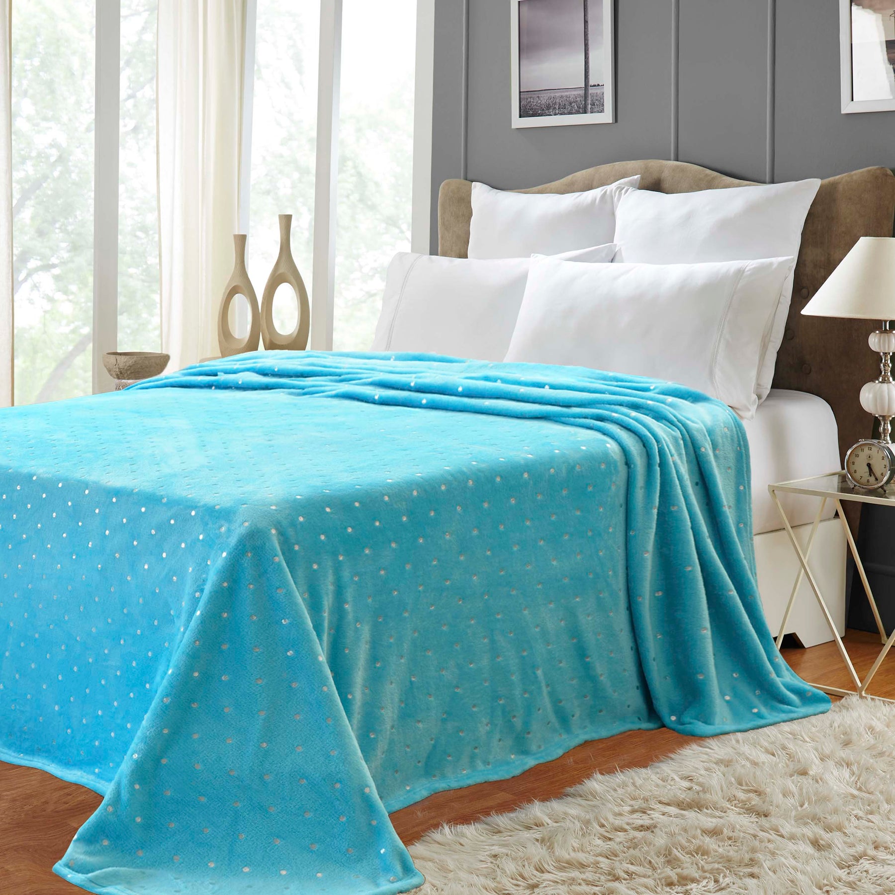 Fleece Plush Medium Weight Fluffy Soft Decorative Blanket Or Throw - Blue