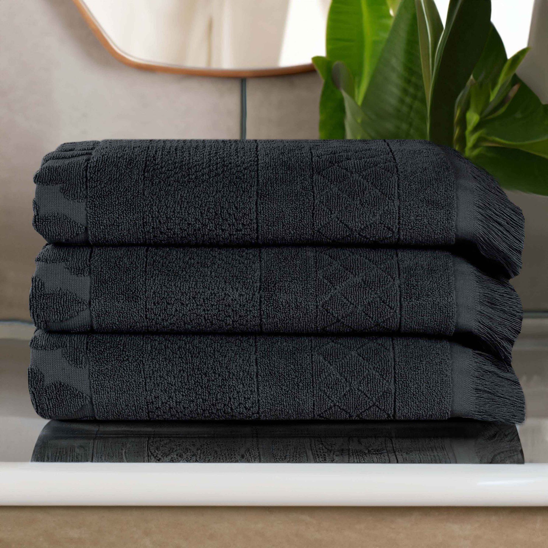 Rolla Cotton Geometric Jacquard Plush Absorbent Bath Towel - Black