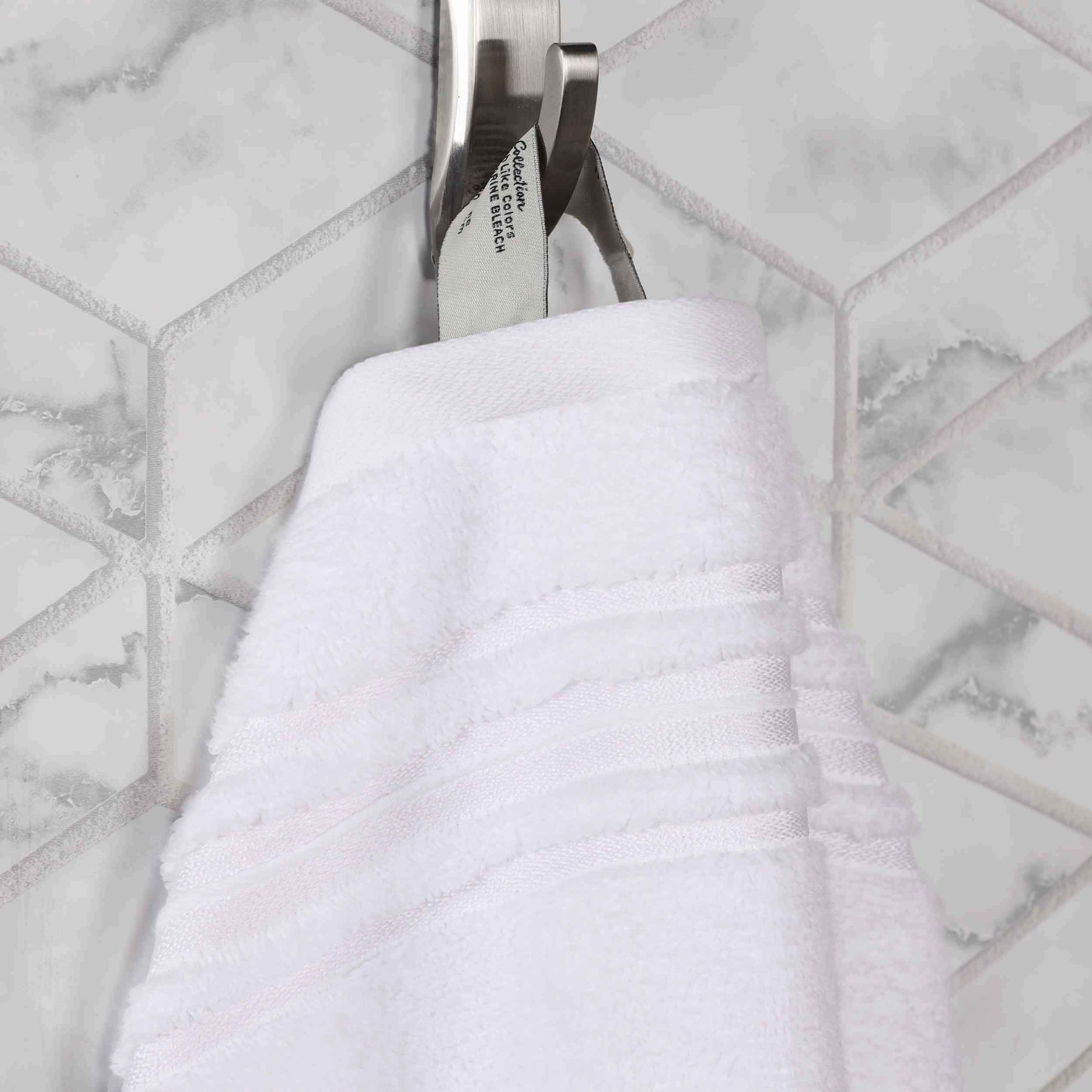 Sadie Zero Twist Cotton Floral Solid and Jacquard Bath Towel - White