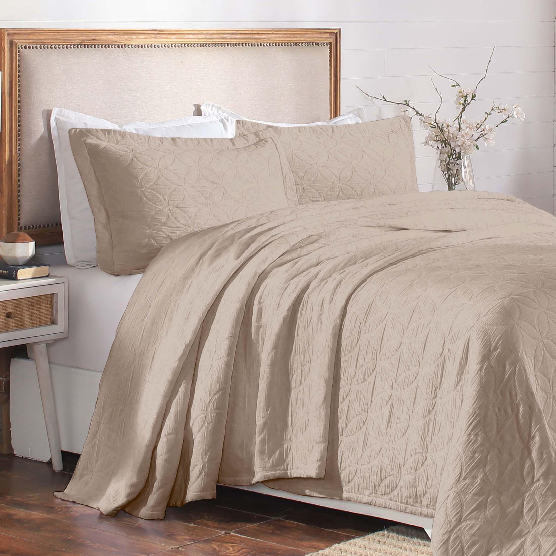 Serenity Cotton Matelasse Celtic Circle Airy Bedspread Set - Bedspread by Superior Brand