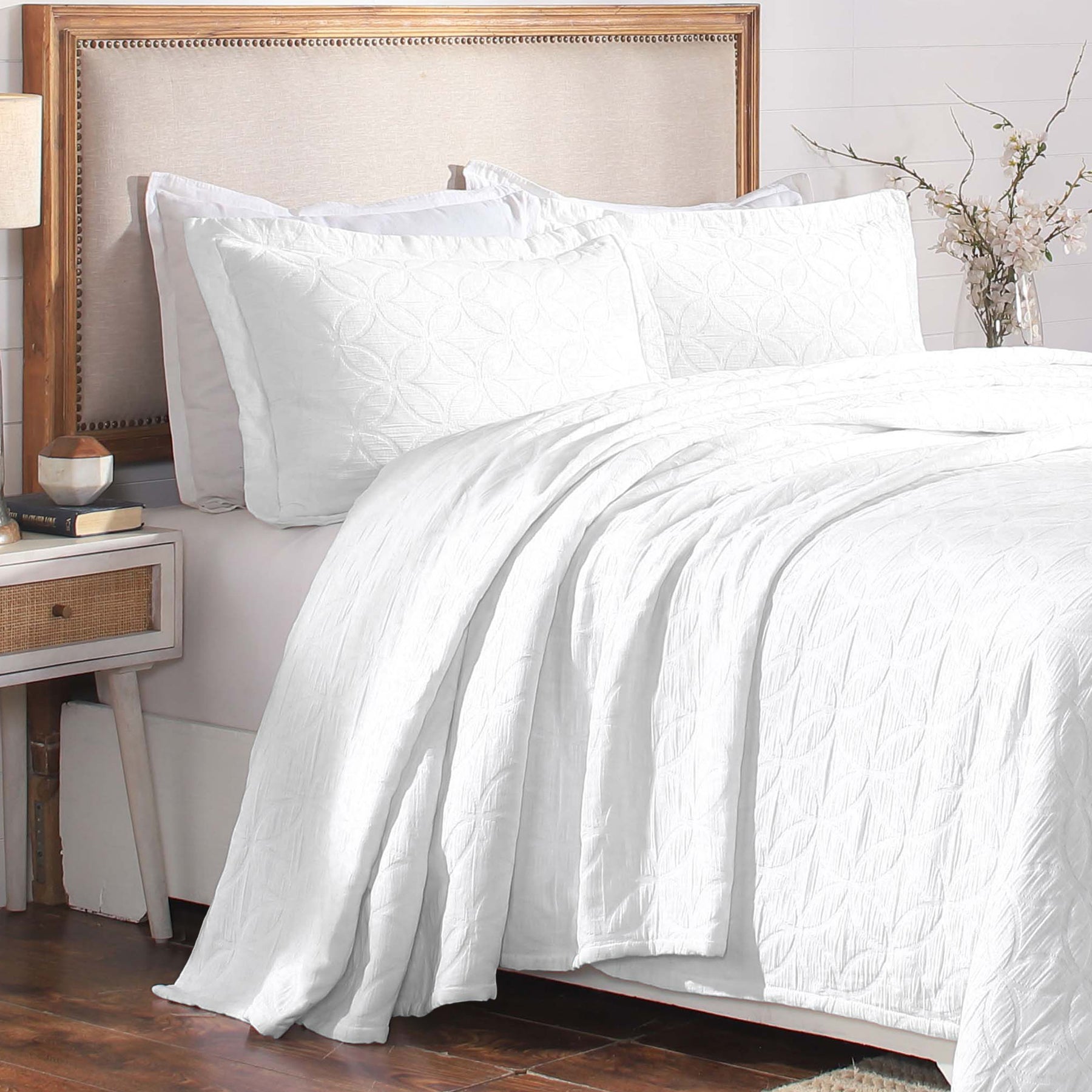Serenity Cotton Matelasse Weave Jacquard Celtic Circle Bedspread Set - White