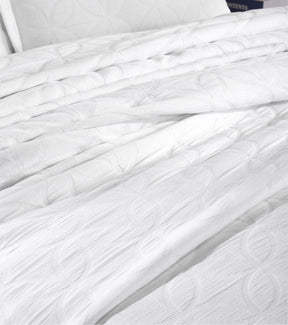 Serenity Cotton Matelasse Weave Jacquard Celtic Circle Bedspread Set -White