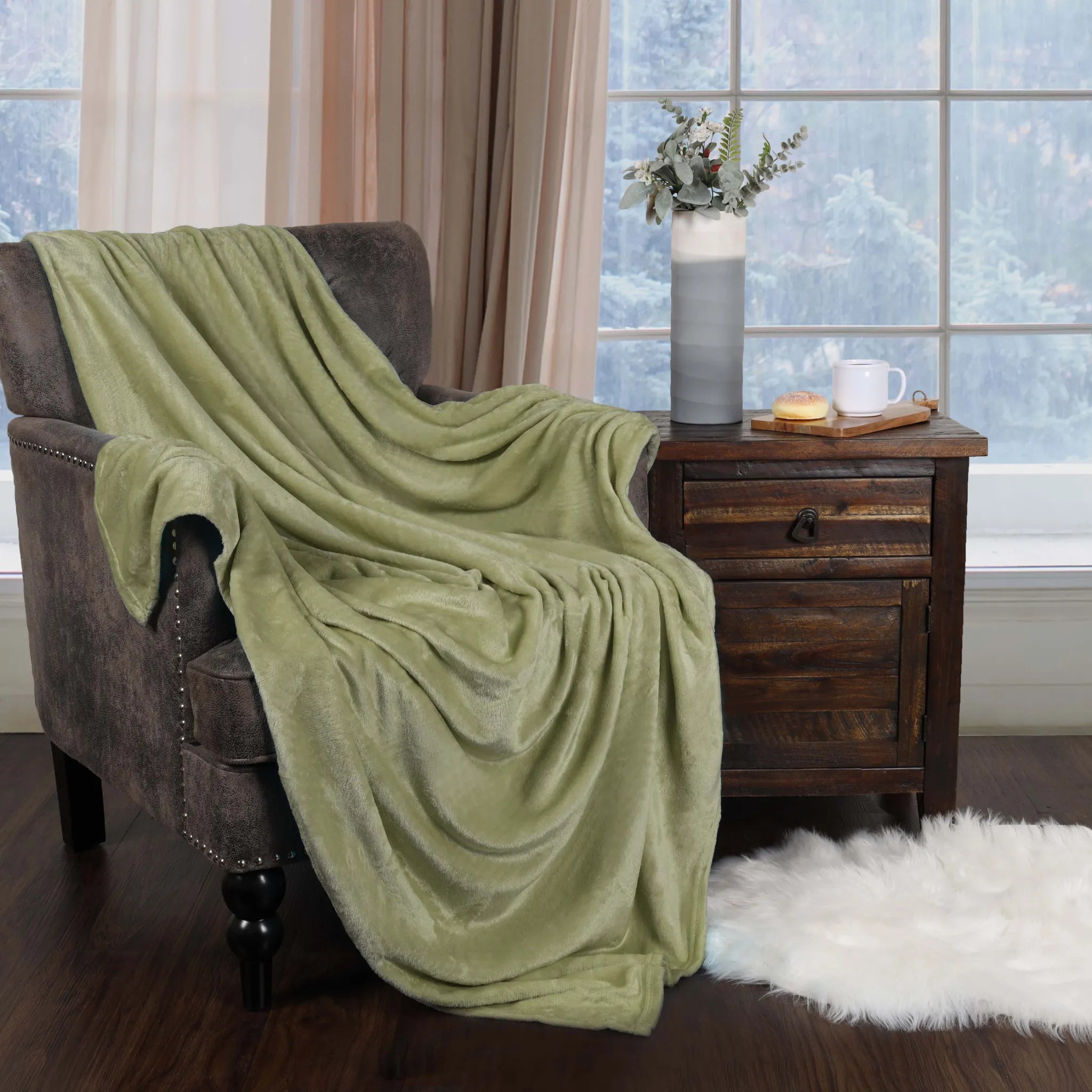 Superior Fleece Plush Medium Weight Fluffy Soft Decorative Throw - Blanket by Superior Brand