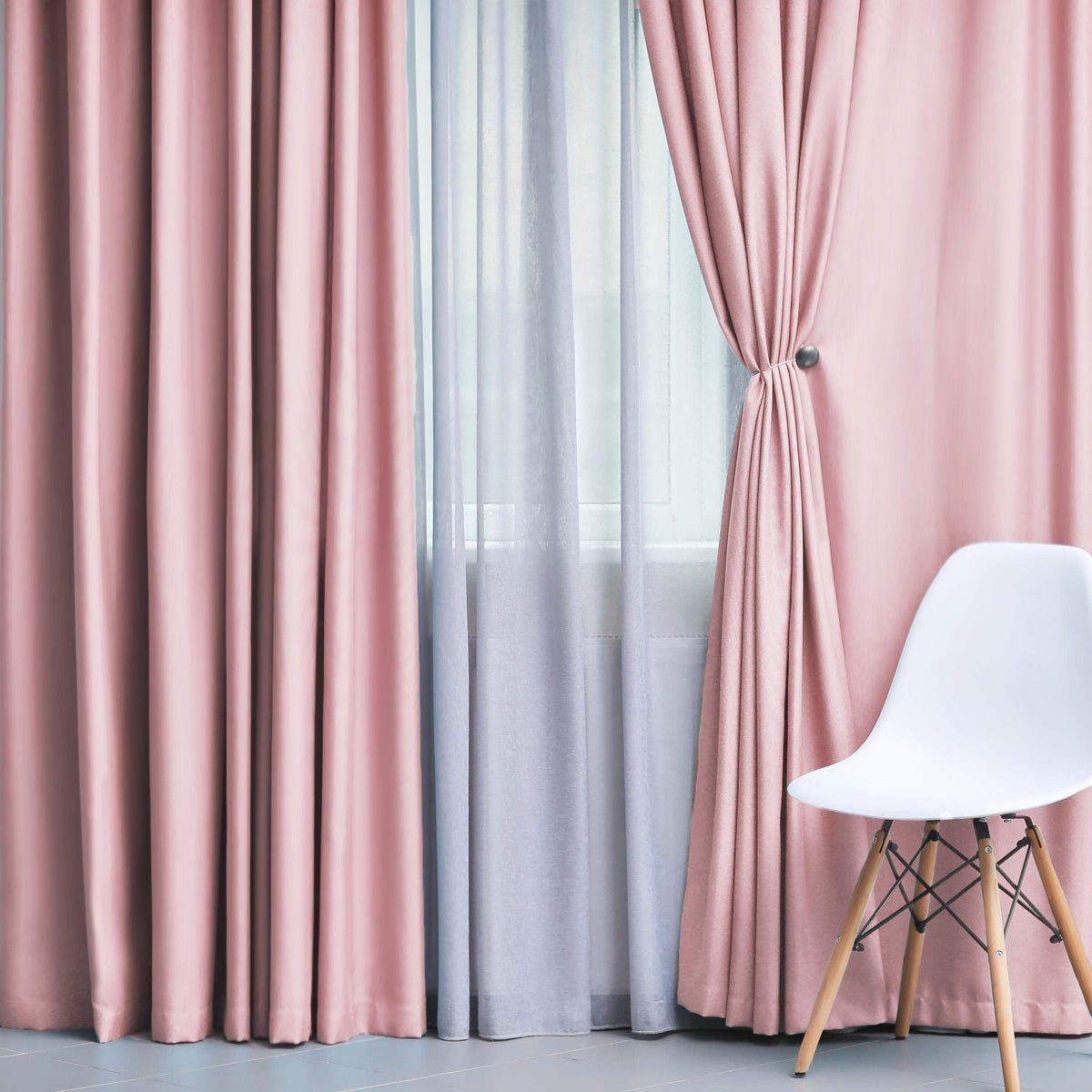 Superior Solid Classic Modern Blackout Curtain Set