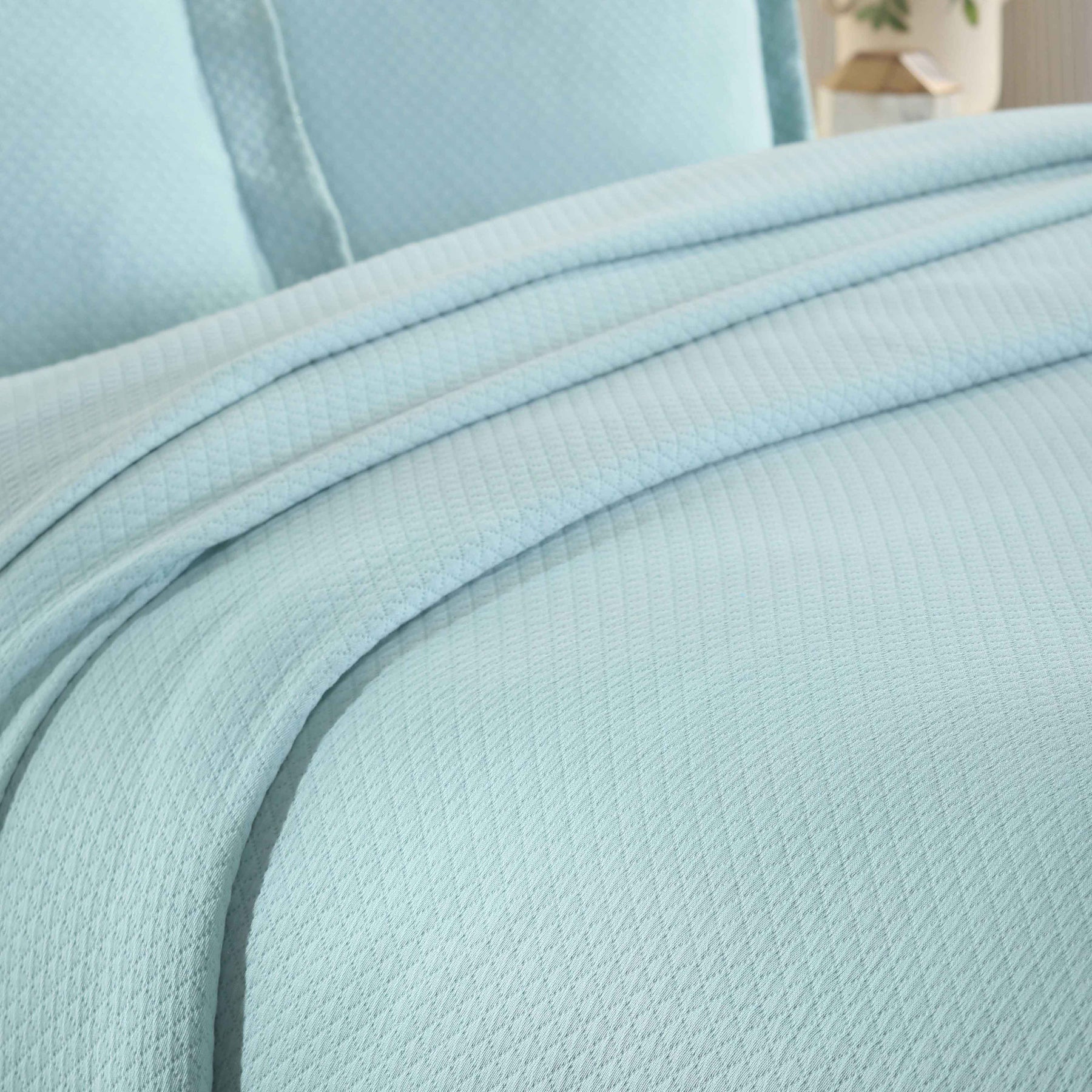 Solitaire Jacquard Matelassé Cotton Diamond Solitaire Bedspread Set - Aqua