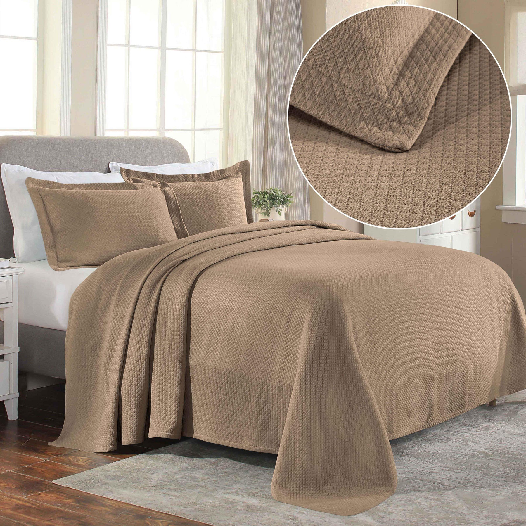 Solitaire Jacquard Matelassé Cotton Diamond Solitaire Bedspread Set - Taupe