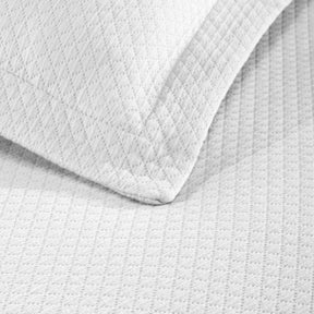 Solitaire Jacquard Matelassé Cotton Diamond Solitaire Bedspread Set - White