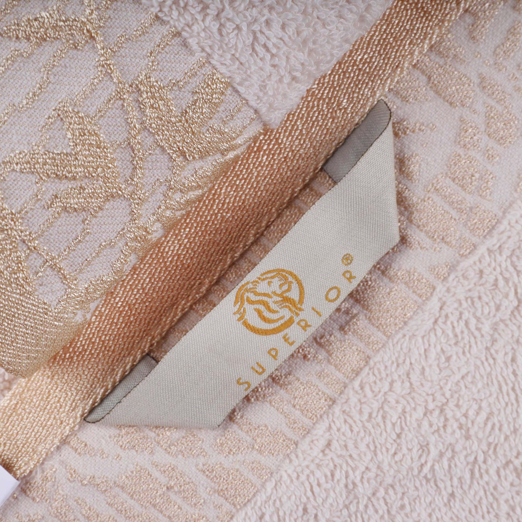 Superior Wisteria Cotton Floral Jacquard 3 Piece Towel Set - Ivory