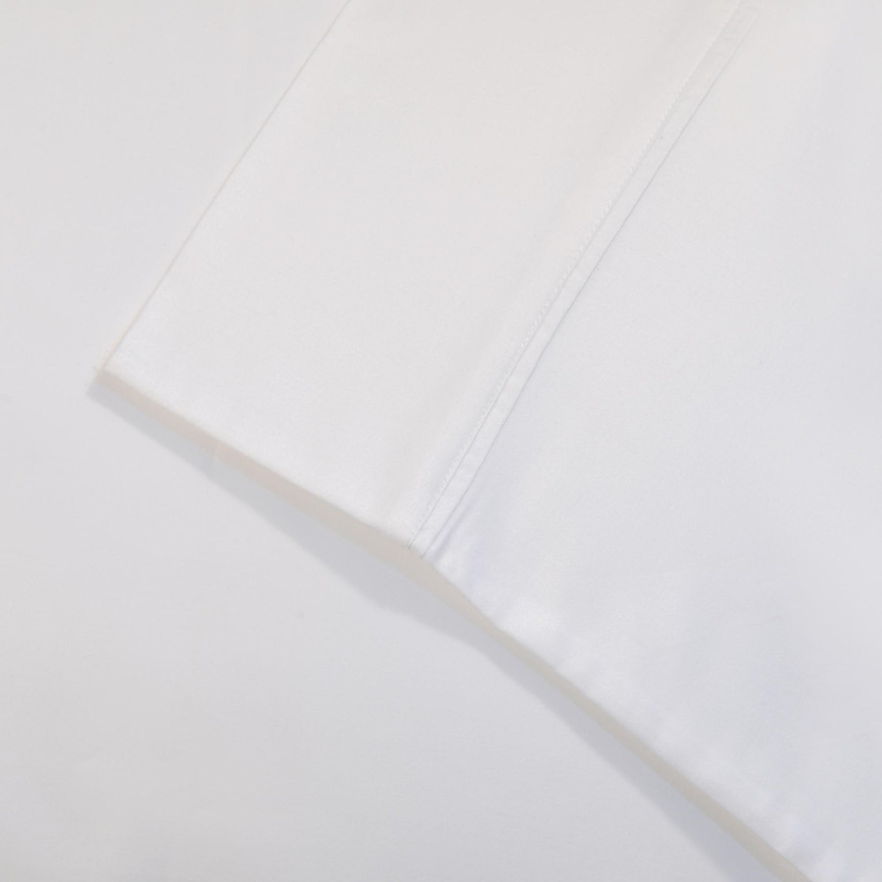 Superior Egyptian Cotton 700 Thread Count 2 Piece Pillowcase Set - White