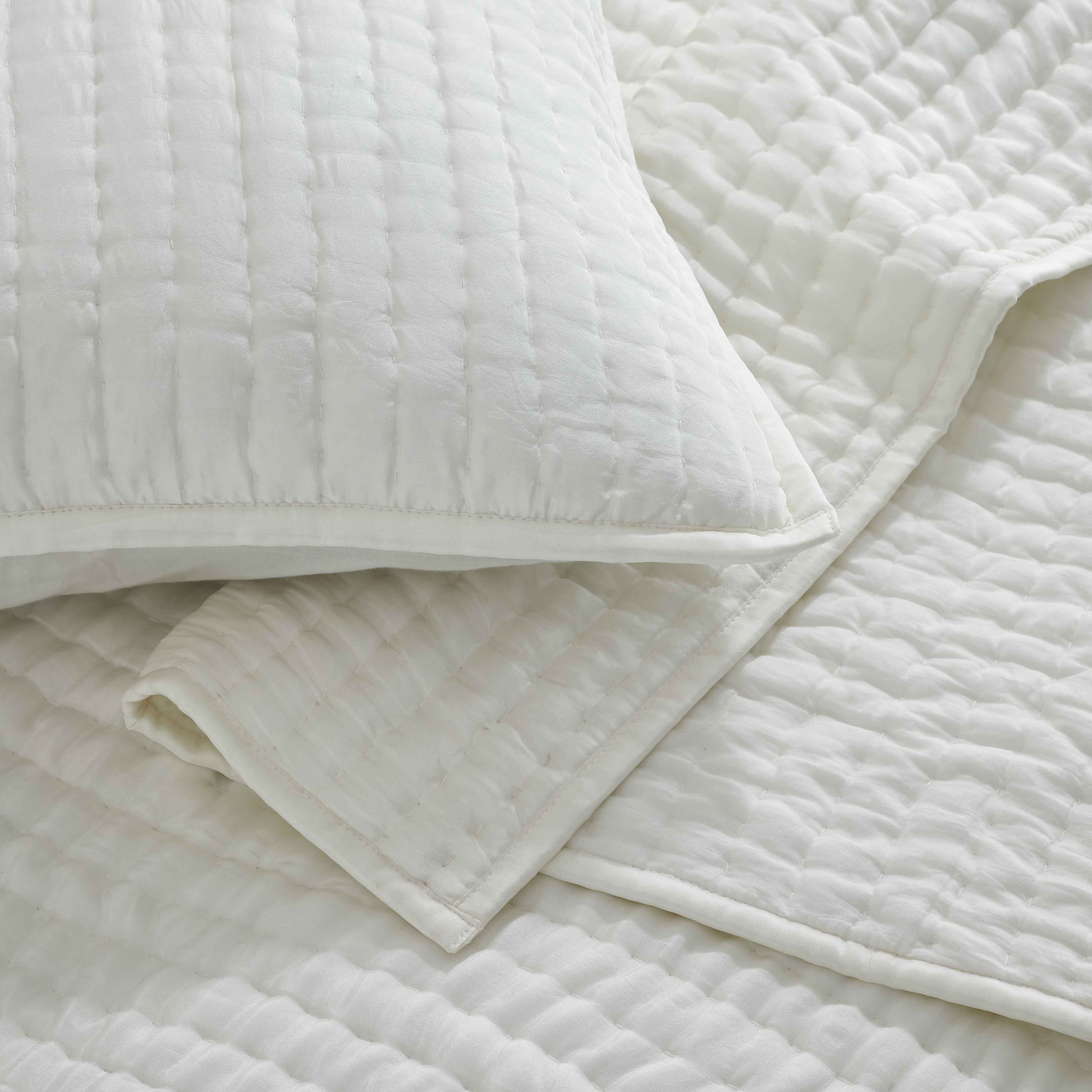 Bella 100% Silk All-Season Hand Quilted Handmade Quilt Set - Quilt Set by Superior