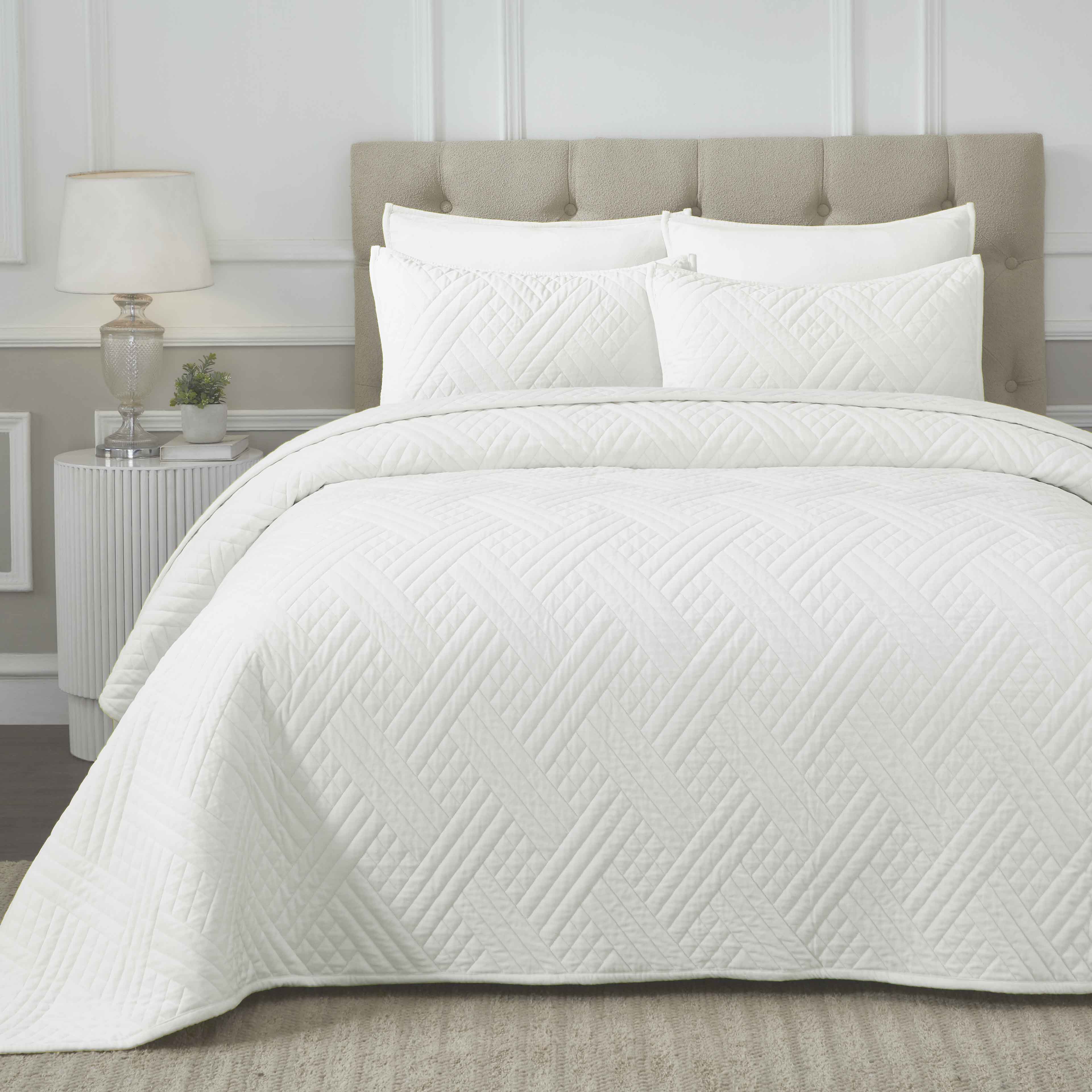 Karina Cotton Velvet Lightweight Geometric Quilt and Pillow Sham Set - Quilt Set by Superior Brand