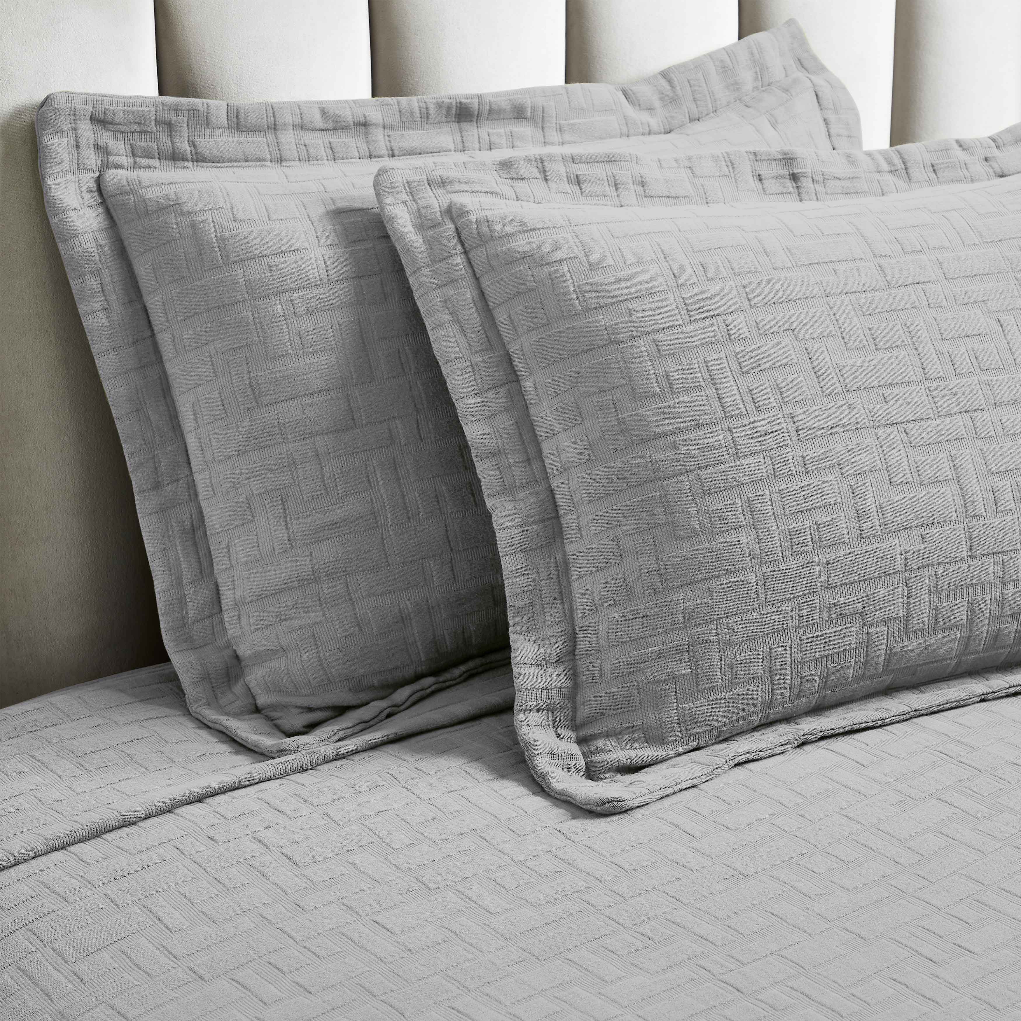 Madrid Cotton Medium Weight Geometric Matelasse Bedspread and Sham Set - Bedspread by Superior