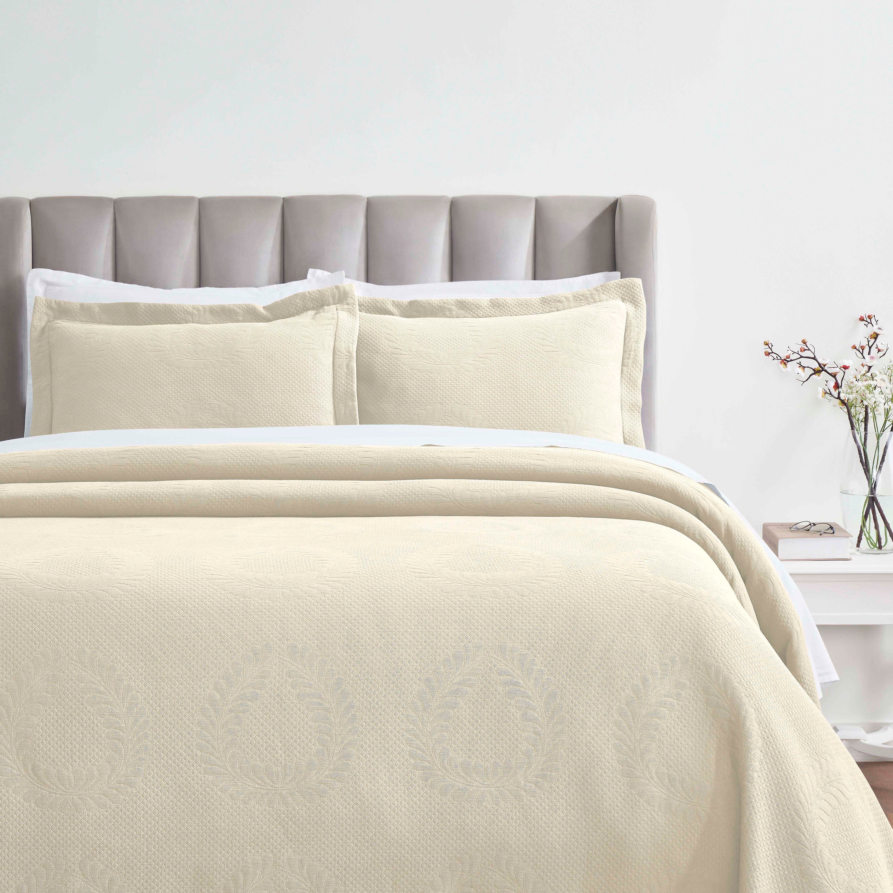 Peploi Medium Weight Jacquard Matelasse Floral Wreath Bedspread Set - Bedspread by Superior Brand