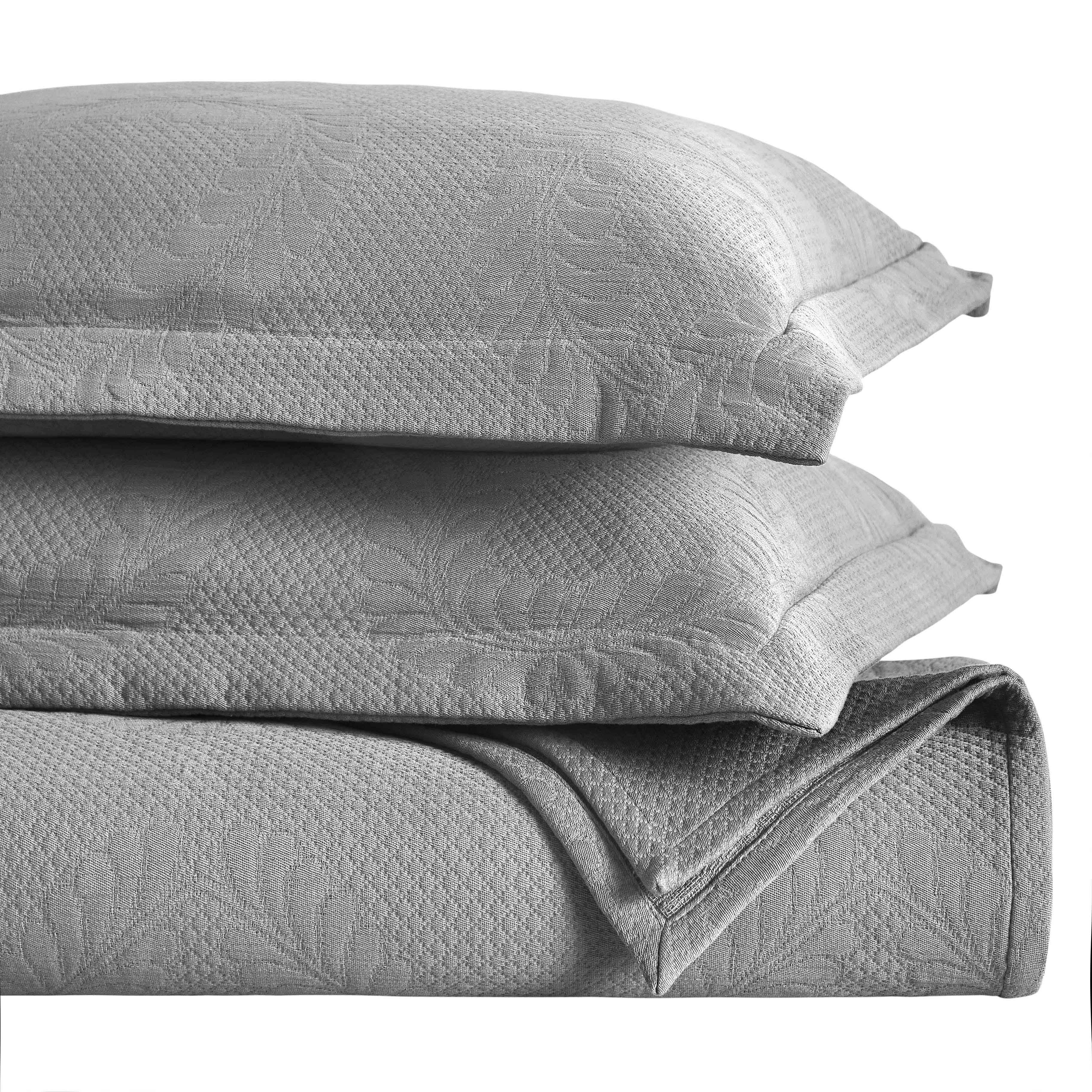 Peploi Medium Weight Jacquard Matelasse Floral Wreath Bedspread Set - Bedspread by Superior Brand