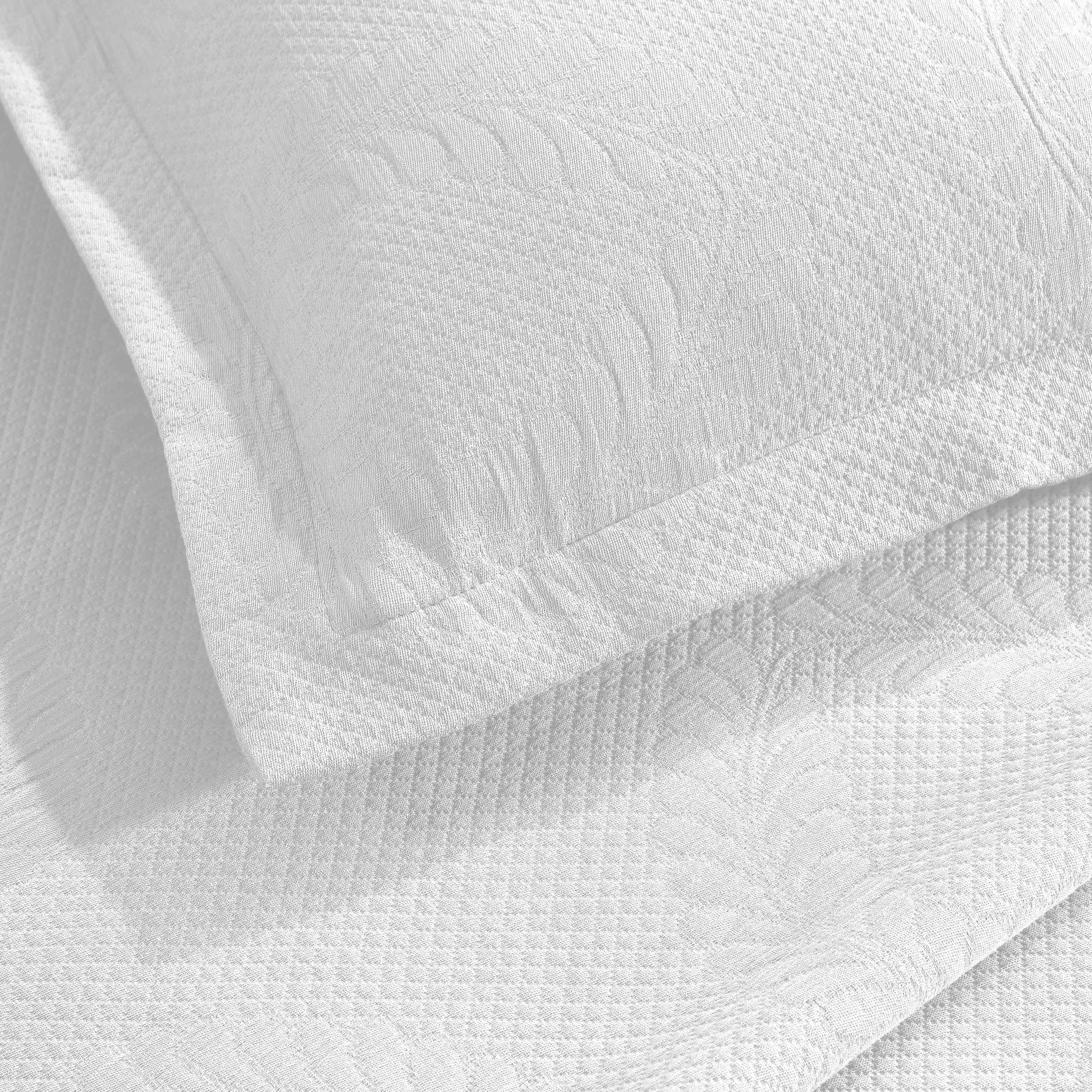 Peploi Medium Weight Jacquard Matelasse Floral Wreath Bedspread Set - Bedspread by Superior