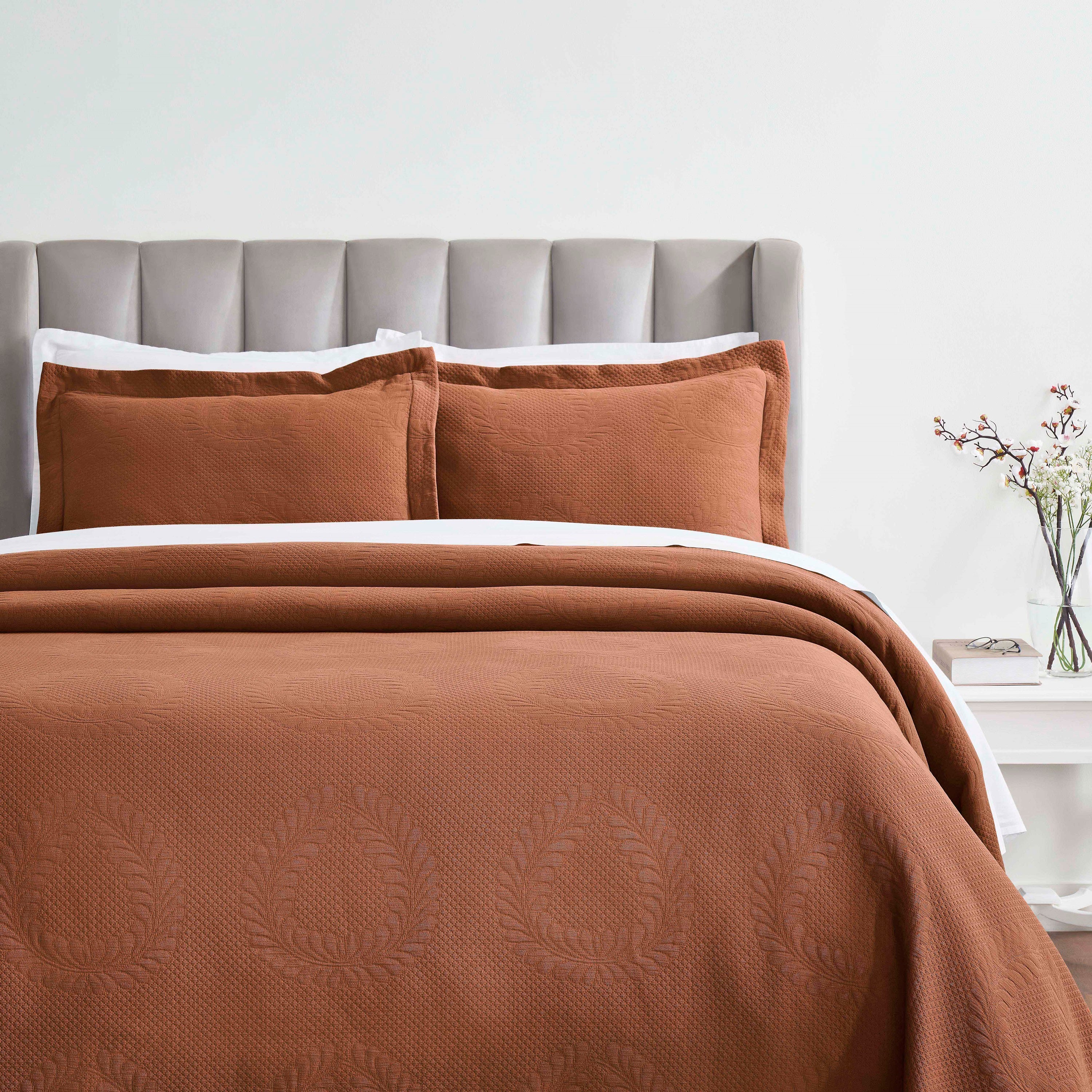 Peploi Medium Weight Jacquard Matelasse Floral Wreath Bedspread Set - Bedspread by Superior Brand