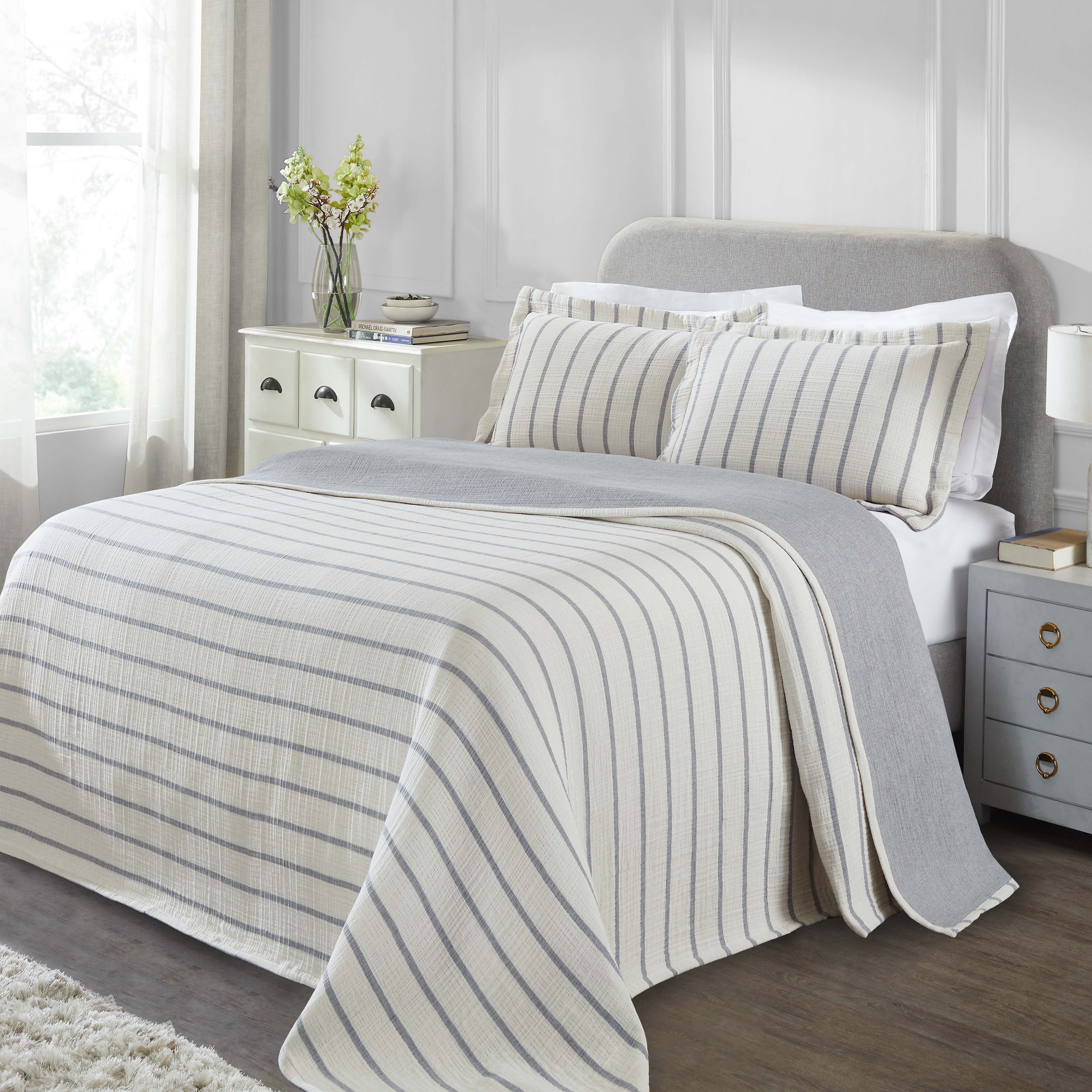 Valencia Cotton Reversible Medium Weight Matelasse Bedspread Set - Bedspread by Superior Brand