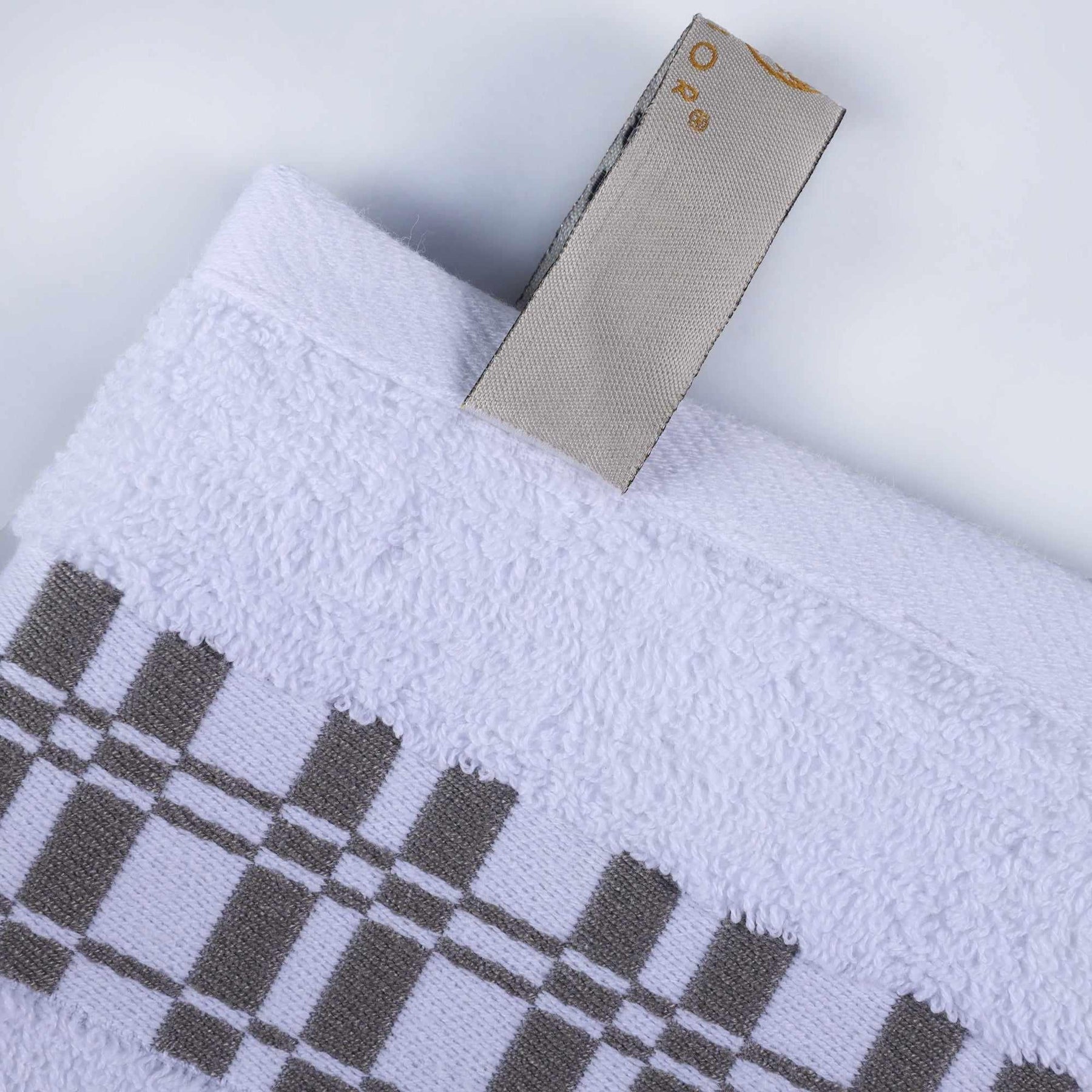  Superior Larissa Cotton 6-Piece Assorted Towel Set with Geometric Embroidered Jacquard Border - White