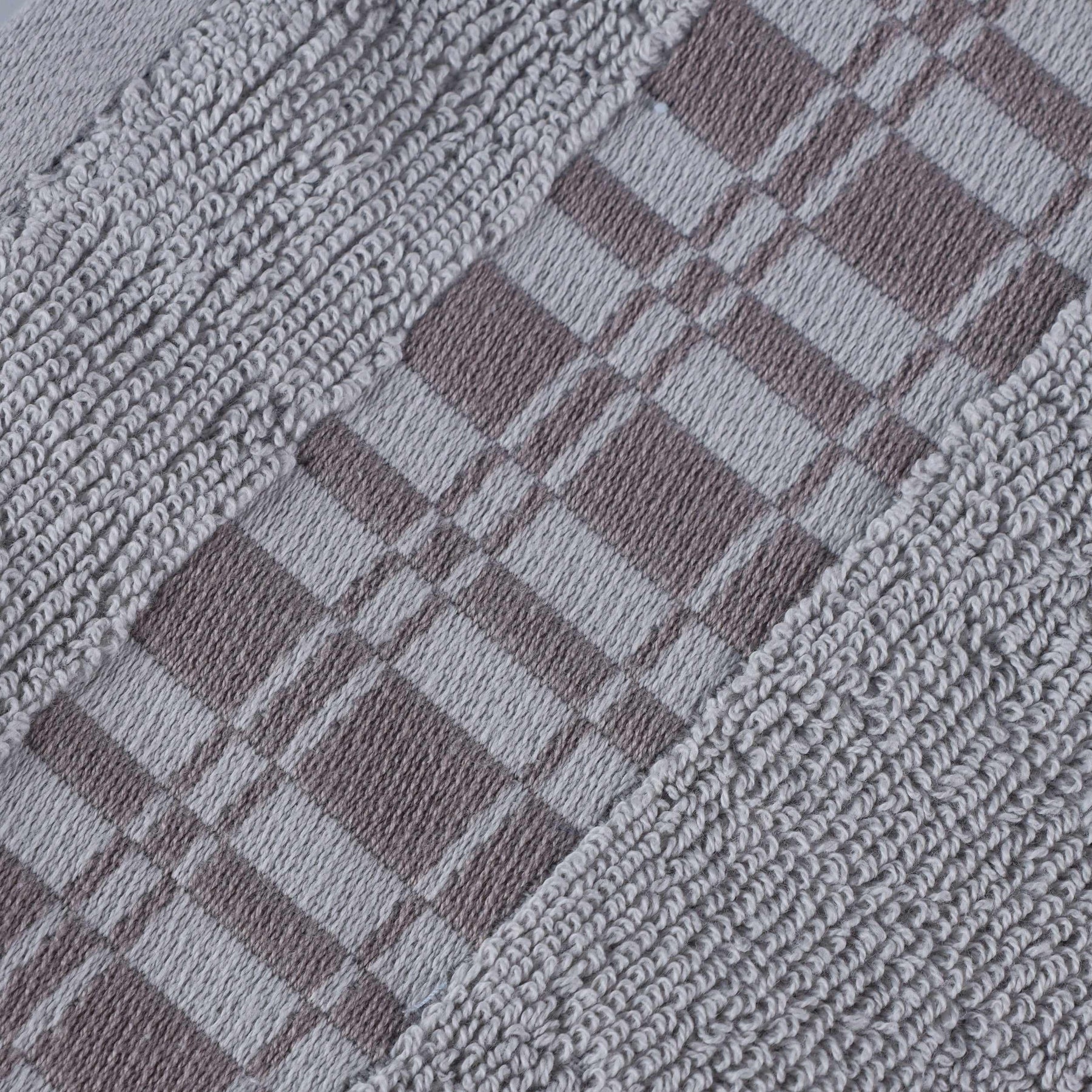  Superior Larissa Cotton 4-Piece Bath Towel Set with Geometric Embroidered Jacquard Border - grey