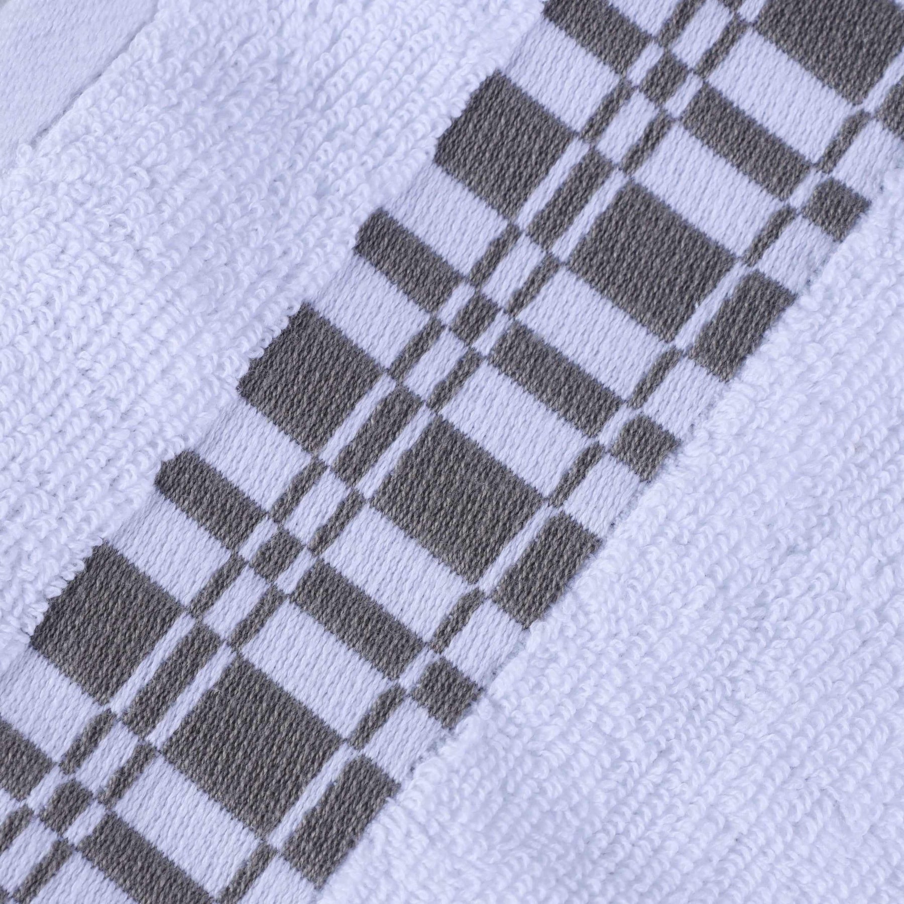  Superior Larissa Cotton 4-Piece Bath Towel Set with Geometric Embroidered Jacquard Border - White