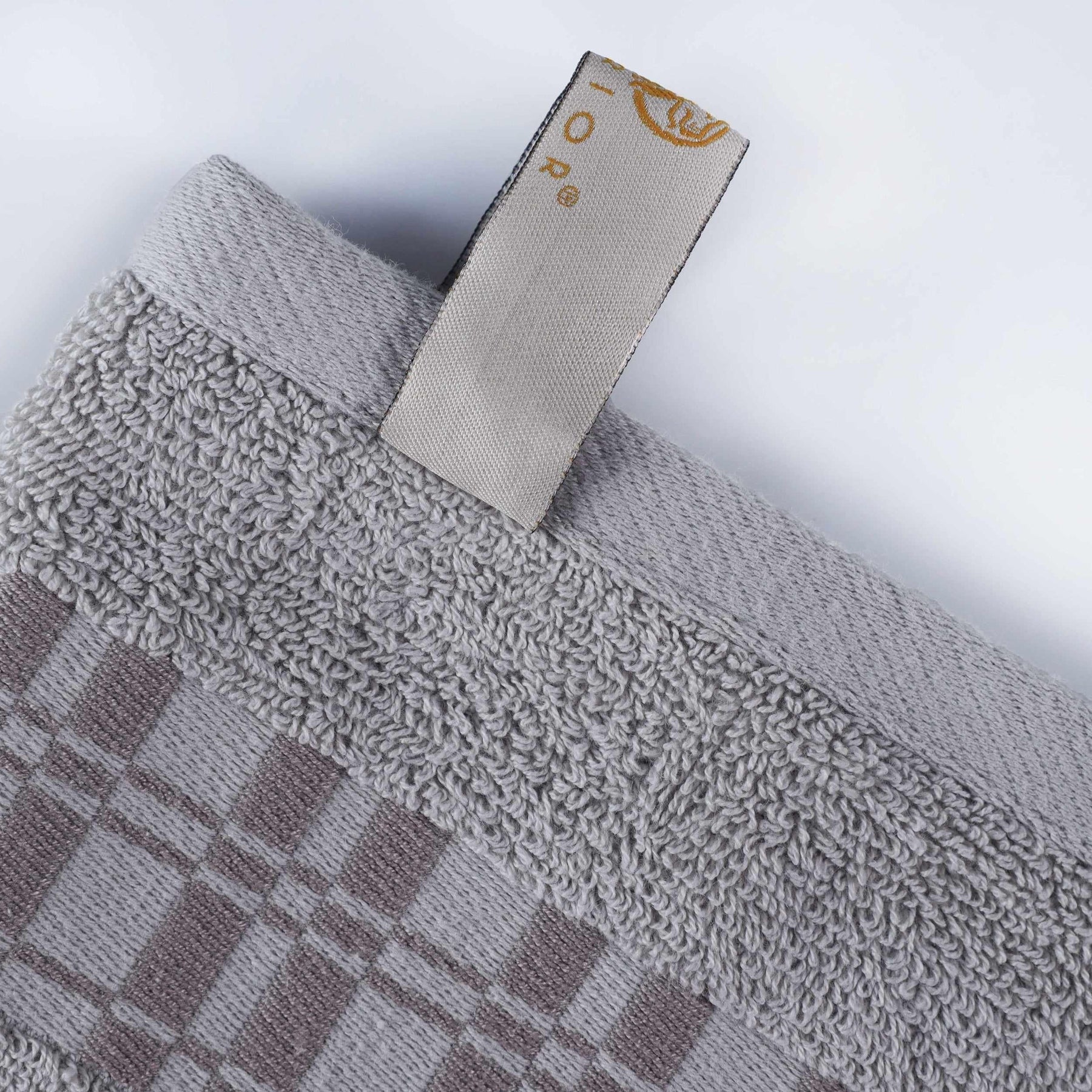  Superior Larissa Cotton 4-Piece Bath Towel Set with Geometric Embroidered Jacquard Border - Chrome