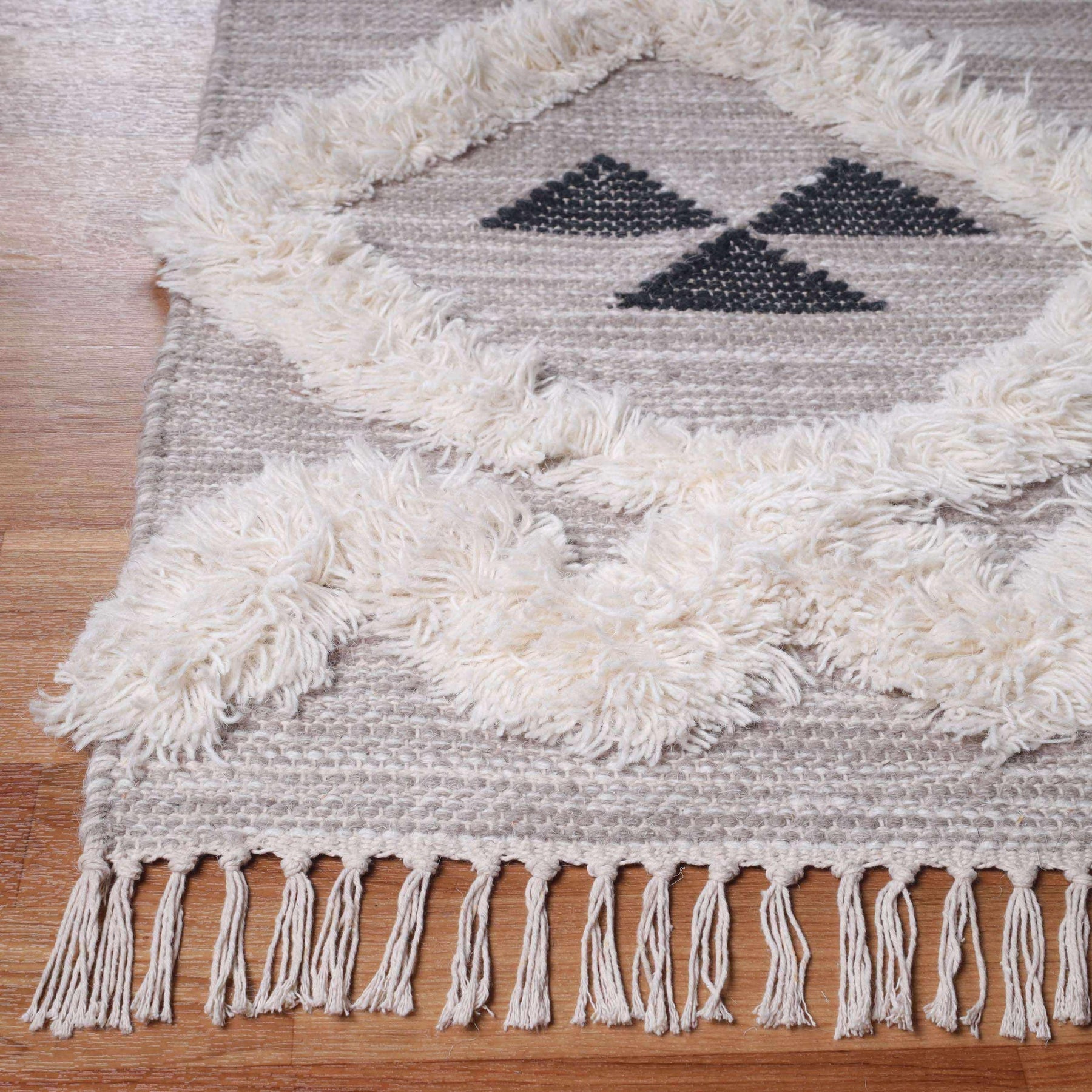 Superior Southwestern Wool Lattice Pattern Fringe Indoor Area or Runner Rug - Ivory