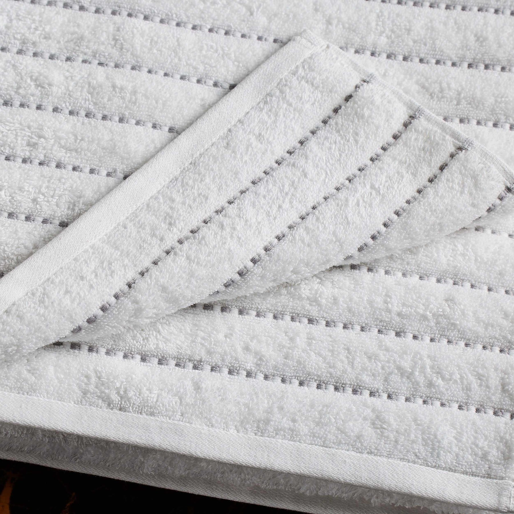  Traditional Organic Wave 650 GSM 16- Pieces Towel Set - Silver
