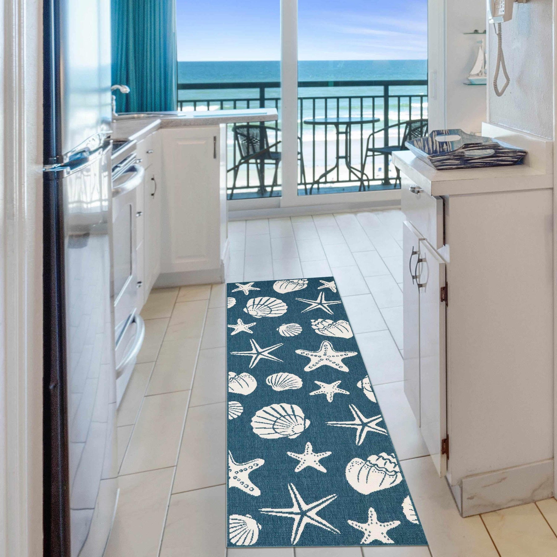 Superior Nautical Seashells and Starfish Coastal Indoor Outdoor Area Rug - Navy Blue
