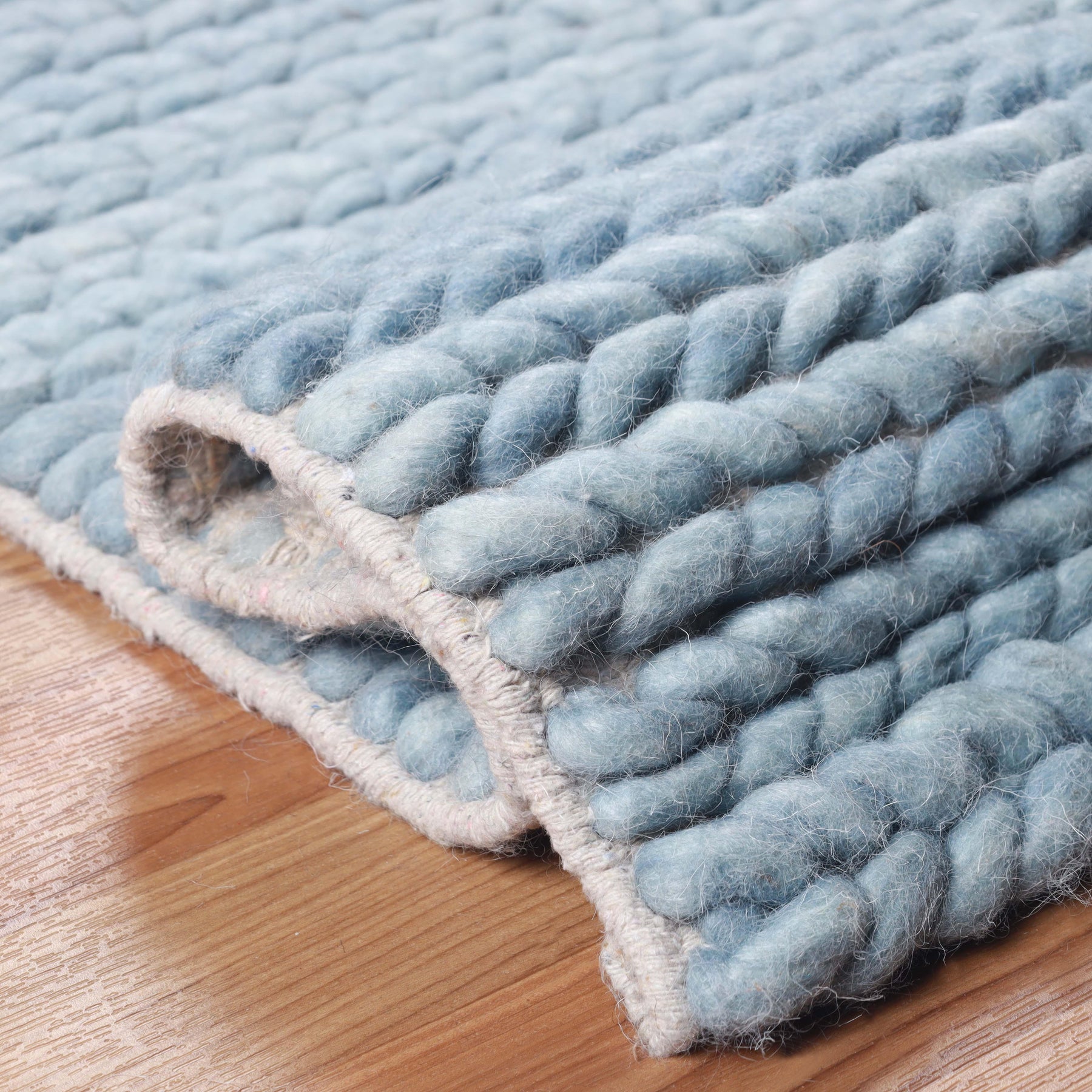 Superior Aero Hand-Braided Wool Indoor Area or Runner Rug - Light Blue