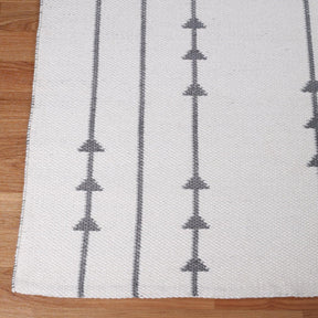  Superior Bohemian Arrow Line Pattern Indoor Outdoor Area Rug - Ivory