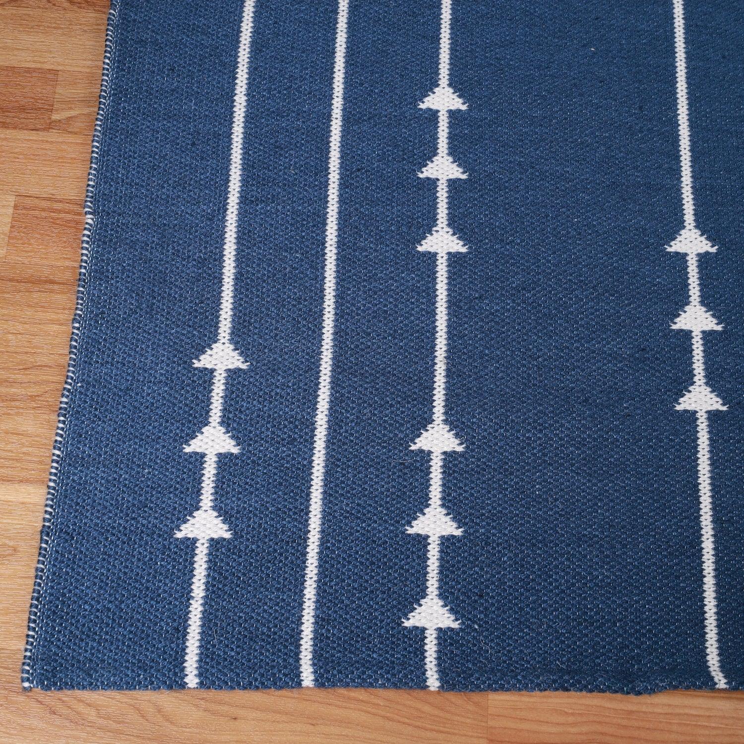  Superior Bohemian Arrow Line Pattern Indoor Outdoor Area Rug - Navy Blue
