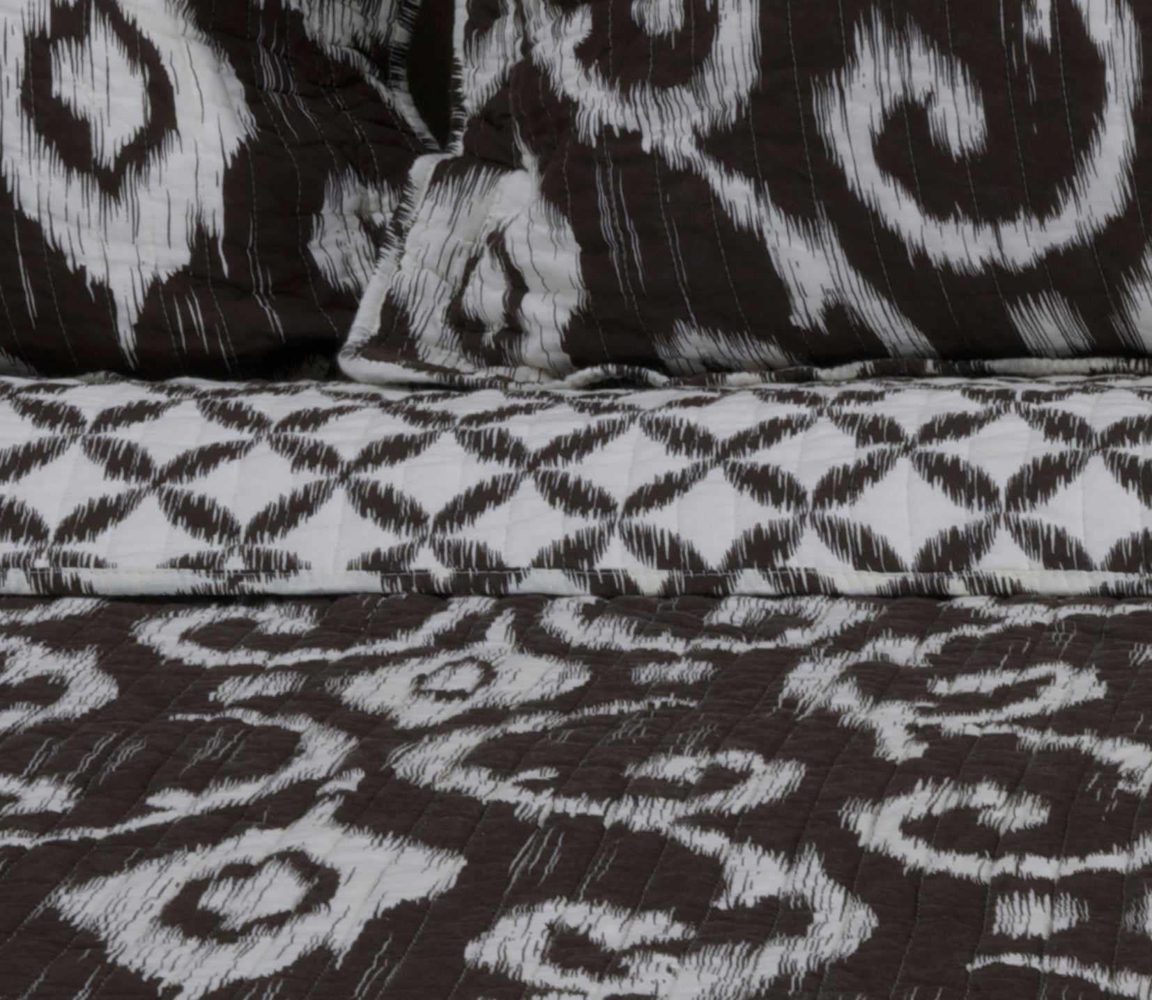 Cambridge Cotton Reversible Ikat 3-Piece Quilt Set Full/Queen - Quilt Set by Superior Brand