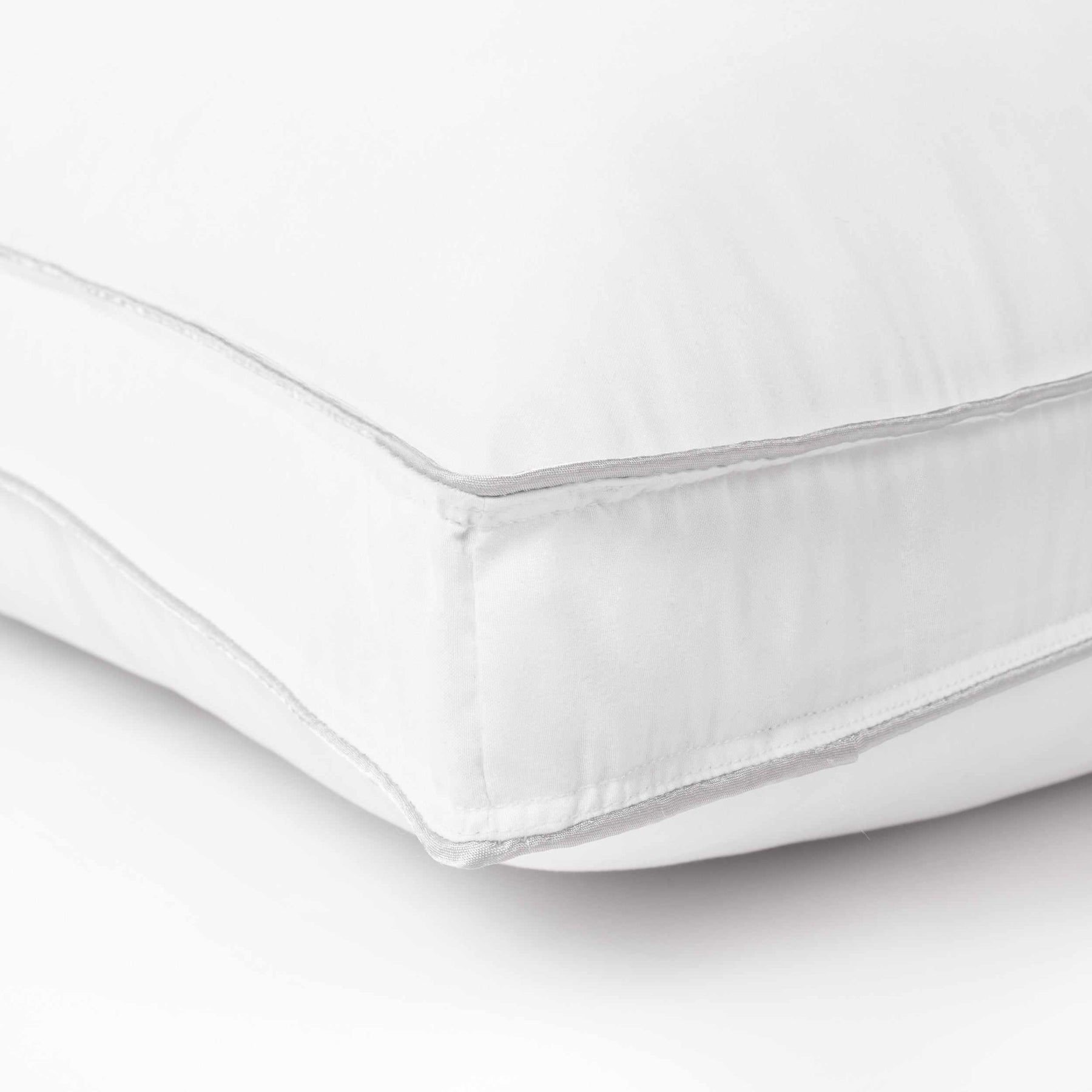  Hypoallergenic Microfiber Set of 2 Gusset Pillows - White